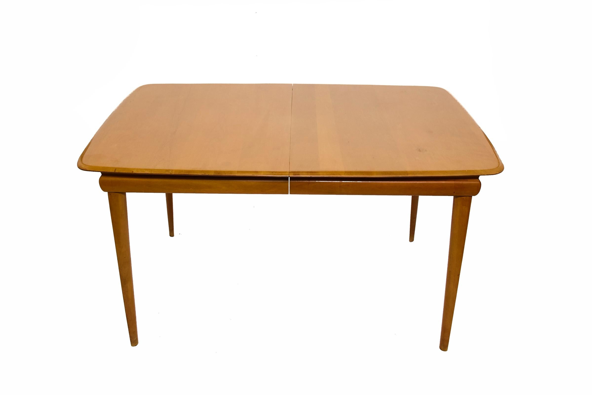 Amazing one family owned Heywood Wakefield Mid-Century Modern birch 'champagne' dining table and 6 dogbone chairs, 1950s. Sold as set, we are selling the credenza hutch combo separately in another listing. Table has 1 leaf (not shown in photo) and