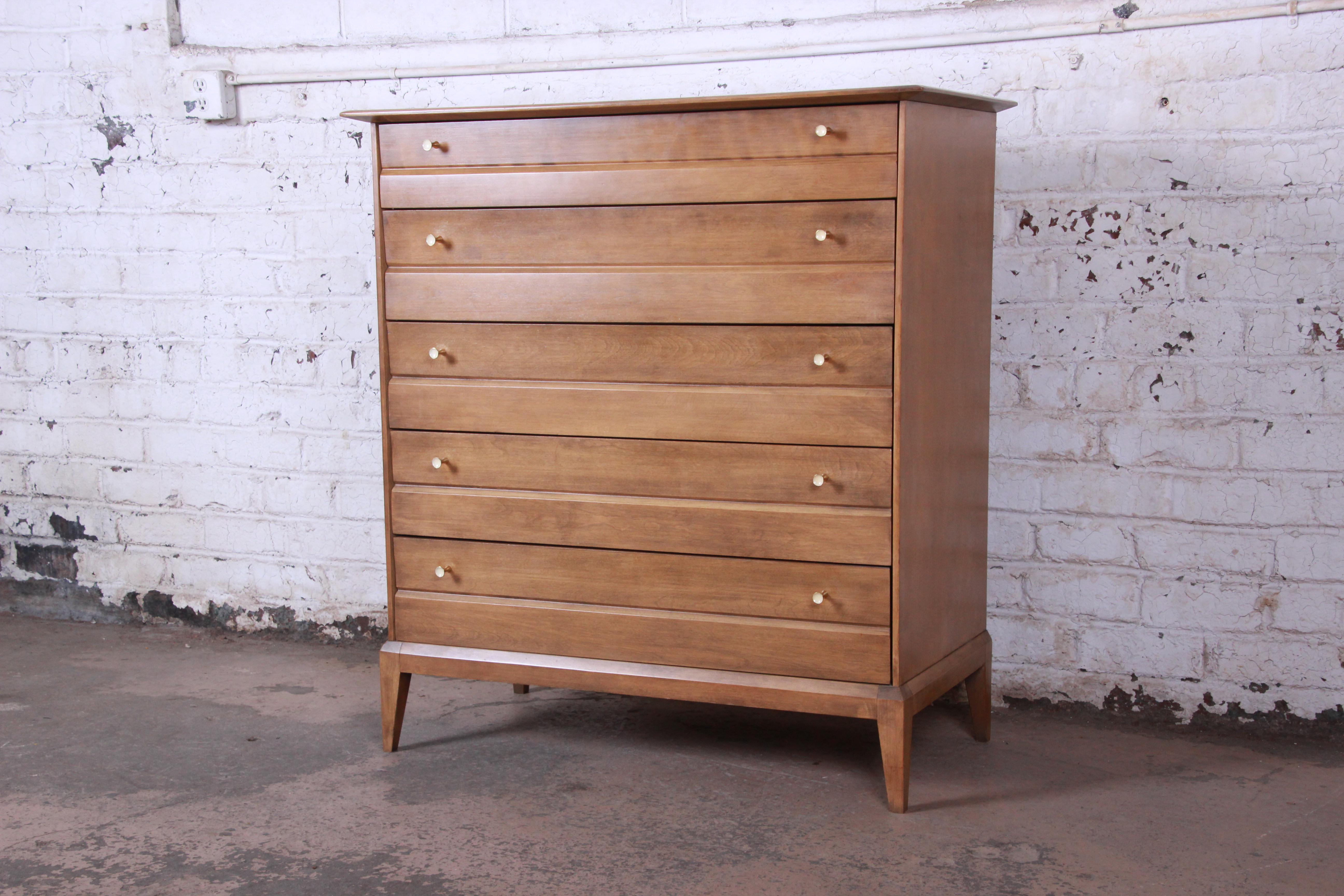 Heywood Wakefield Mid-Century Modern Highboy Dressers, Pair In Good Condition In South Bend, IN