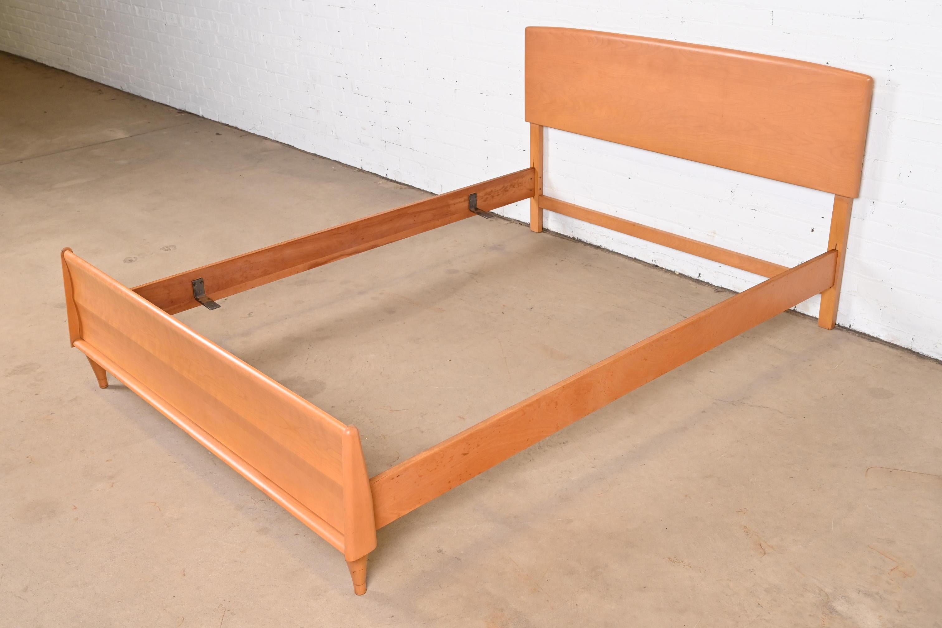 Mid-20th Century Heywood Wakefield Mid-Century Modern Sculpted Birch Full Size Bed, 1950s