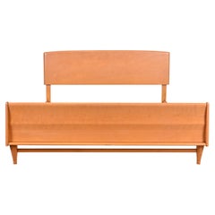 Letto completo in betulla scolpita Heywood Wakefield, metà del secolo scorso, 1950