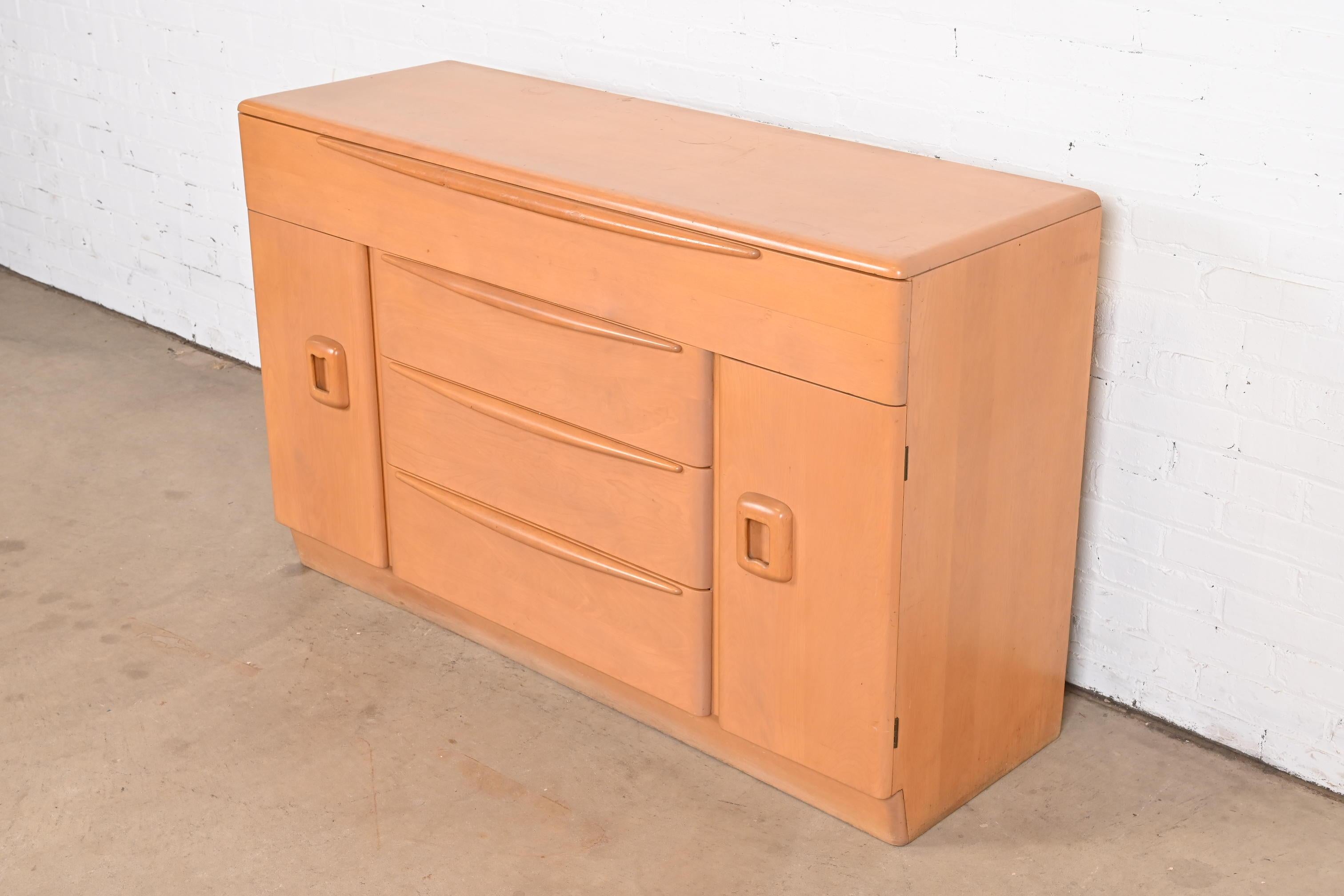 Heywood Wakefield Mid-Century Modern Solid Birch Sideboard Credenza, 1950s In Good Condition In South Bend, IN