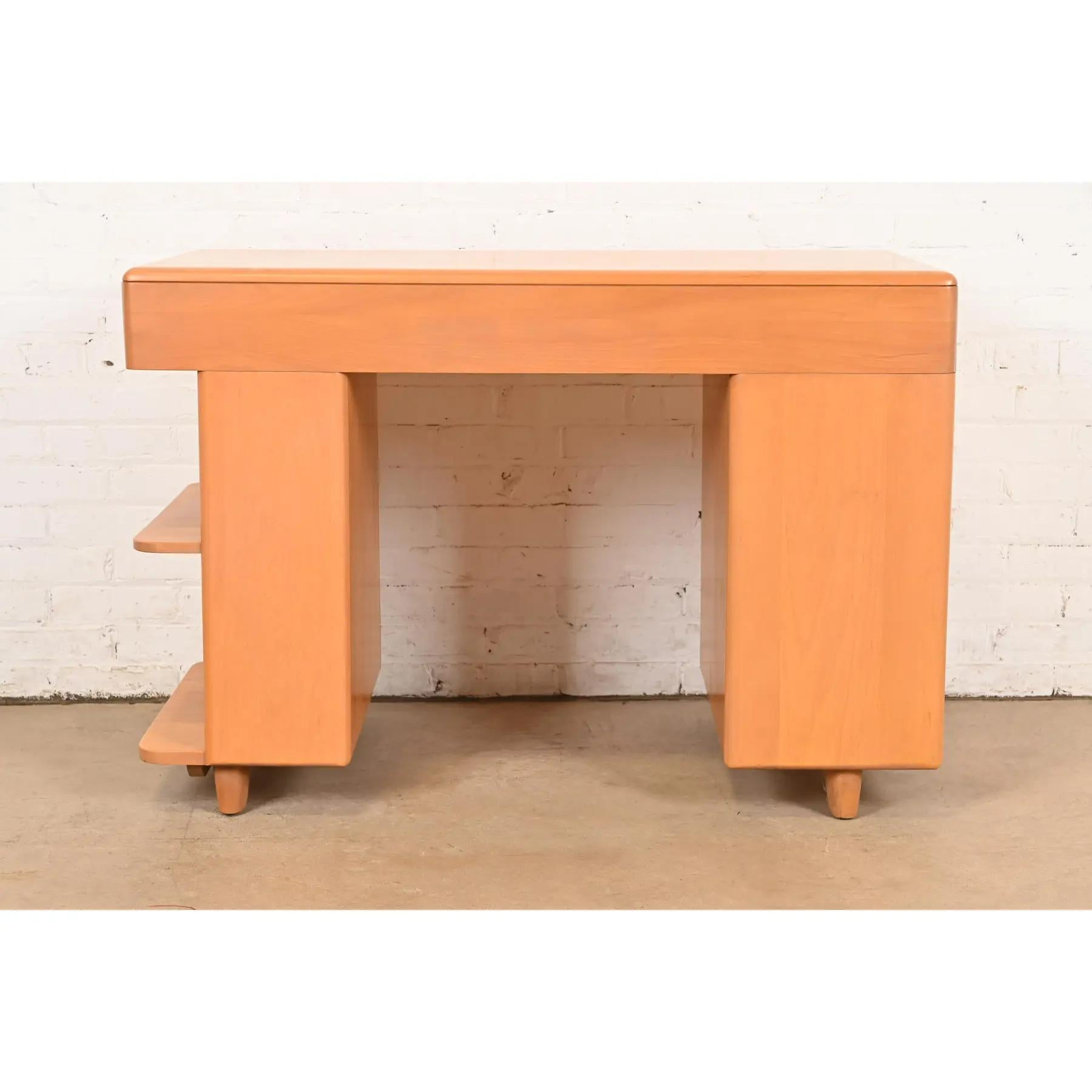 Heywood Wakefield Mid-Century Modern Schreibtisch aus massivem Ahorn mit eingebautem Bücherregal im Angebot 7