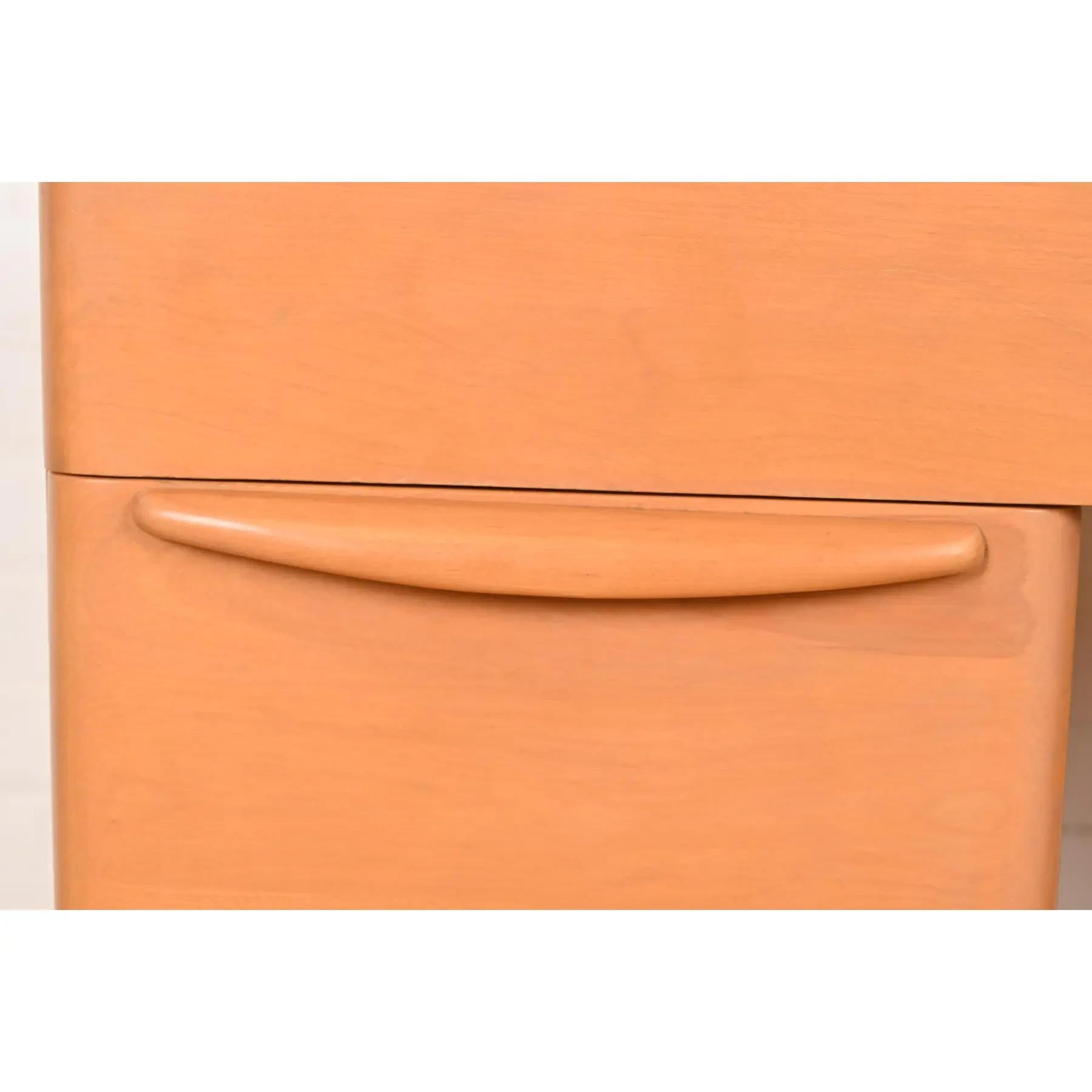 Heywood Wakefield Mid-Century Modern Schreibtisch aus massivem Ahorn mit eingebautem Bücherregal im Angebot 2