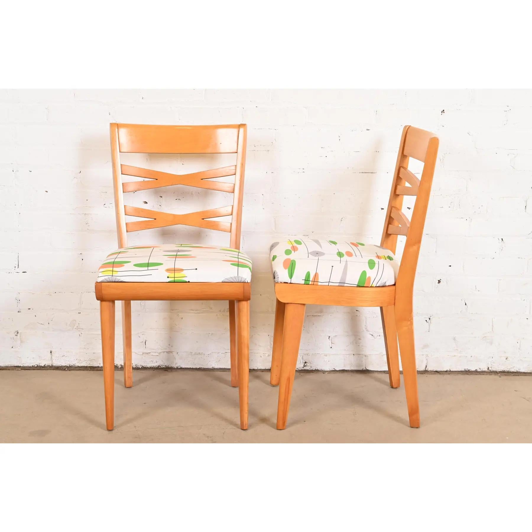 Heywood Wakefield chaises de salle à manger en érable massif modernes du milieu du siècle, ensemble de six chaises en vente 3