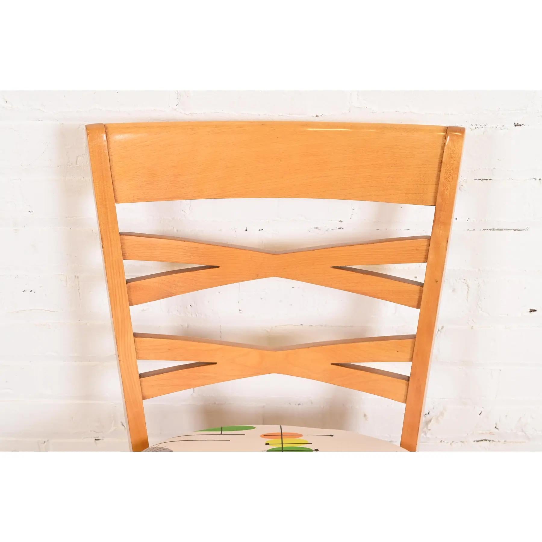 Heywood Wakefield chaises de salle à manger en érable massif modernes du milieu du siècle, ensemble de six chaises en vente 1