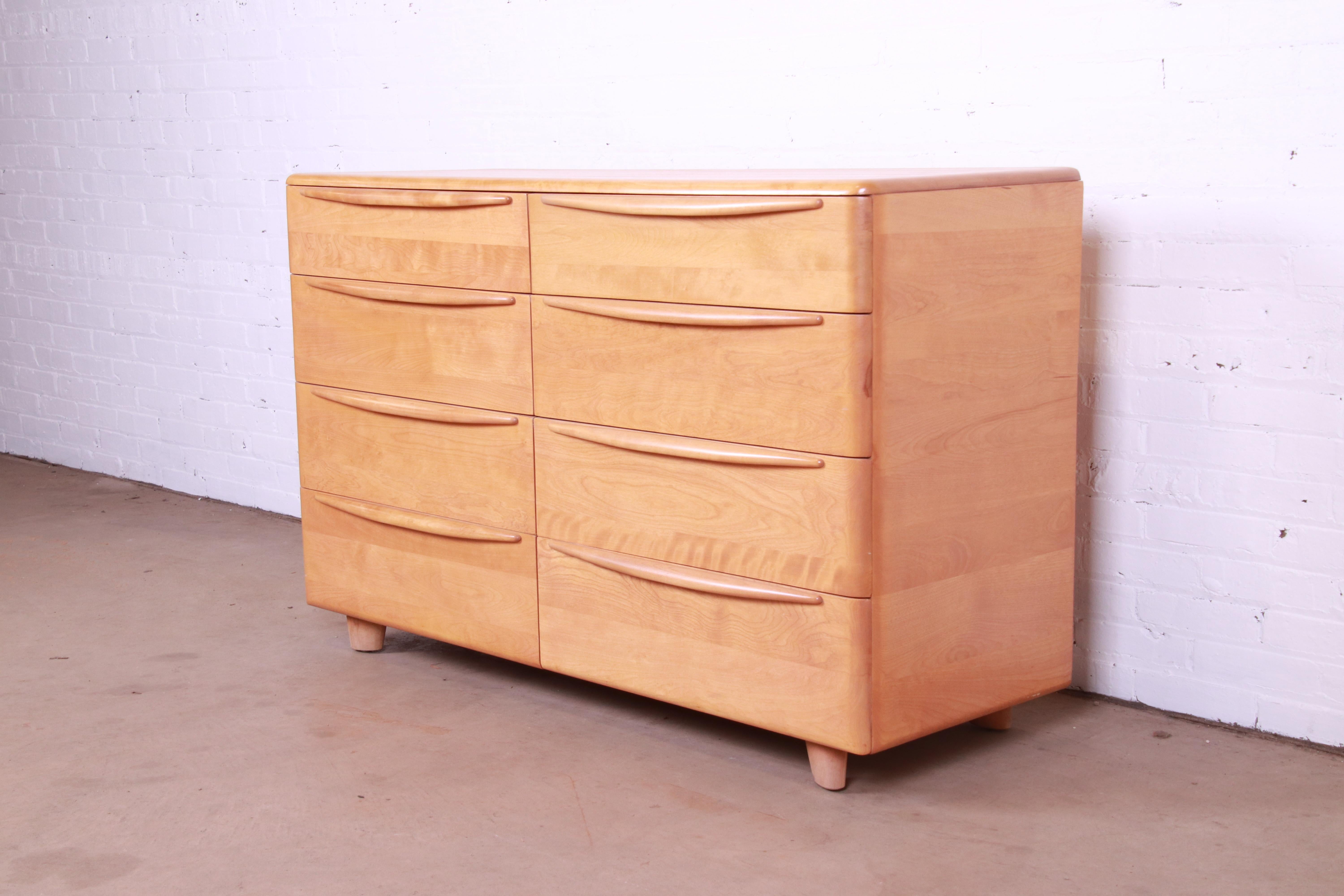 American Heywood Wakefield Mid-Century Modern Solid Maple Eight-Drawer Dresser, 1950s