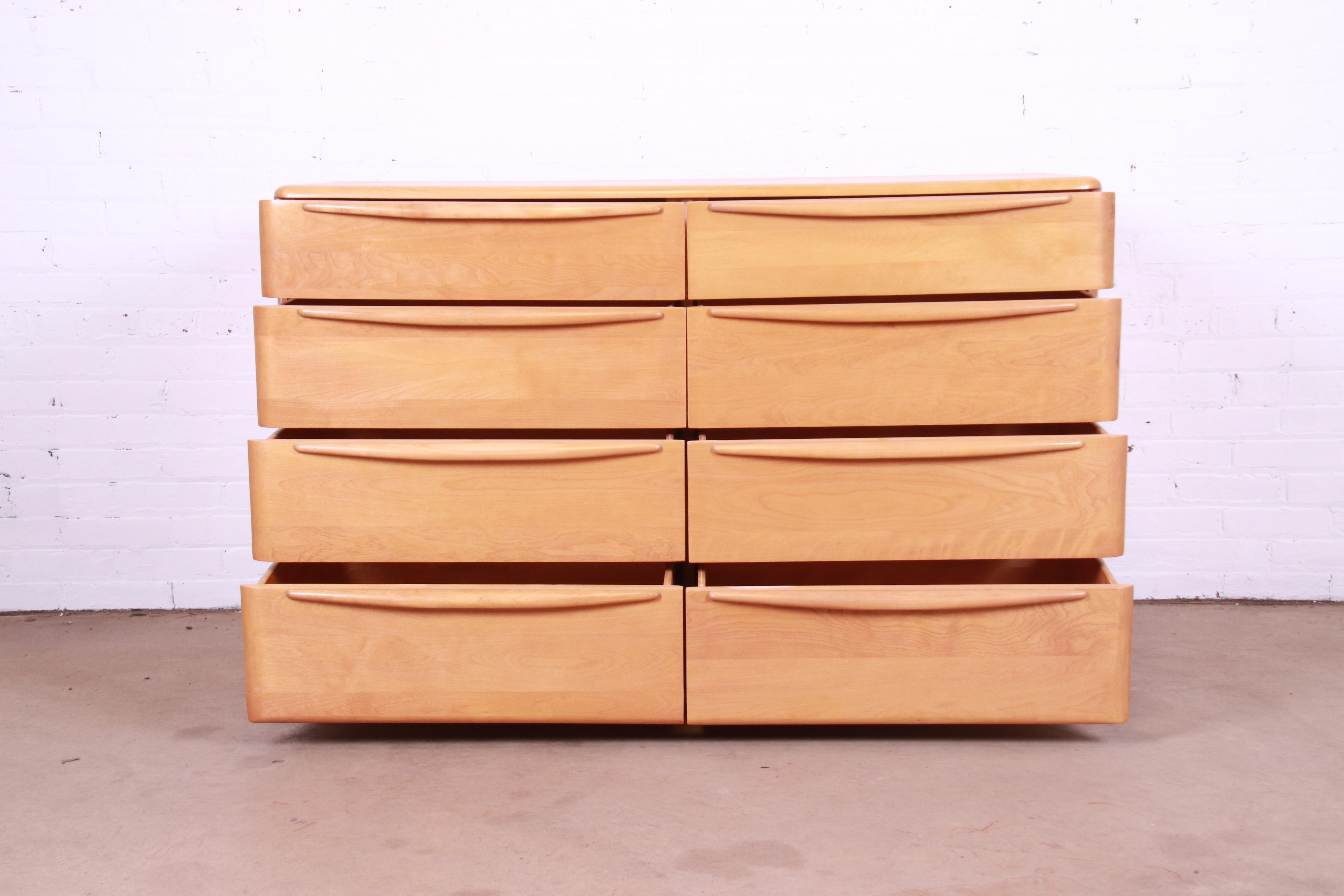 Heywood Wakefield Mid-Century Modern Solid Maple Eight-Drawer Dresser, 1950s 1