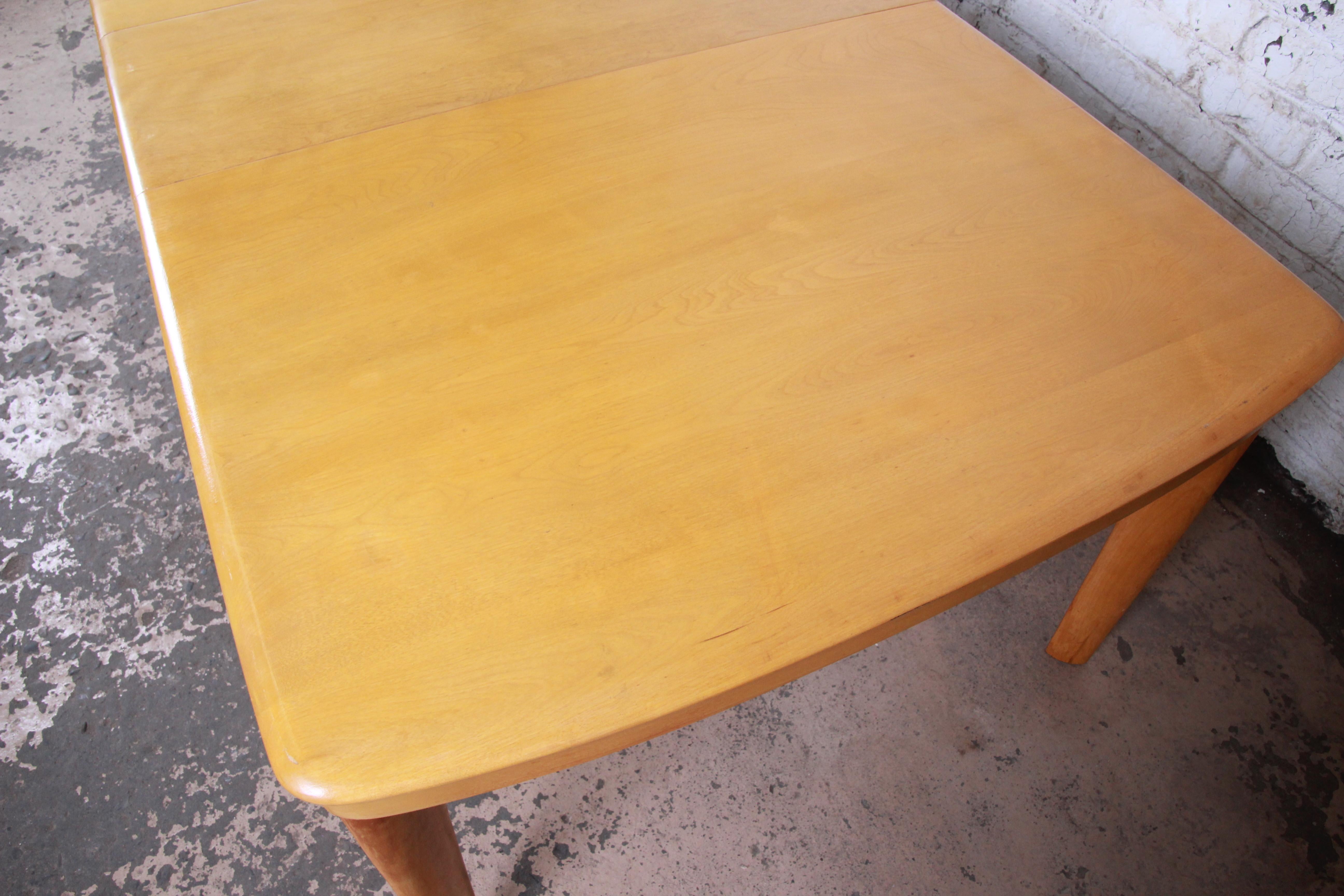 Heywood Wakefield Mid-Century Modern Solid Maple Extension Dining Table, 1950s In Good Condition In South Bend, IN