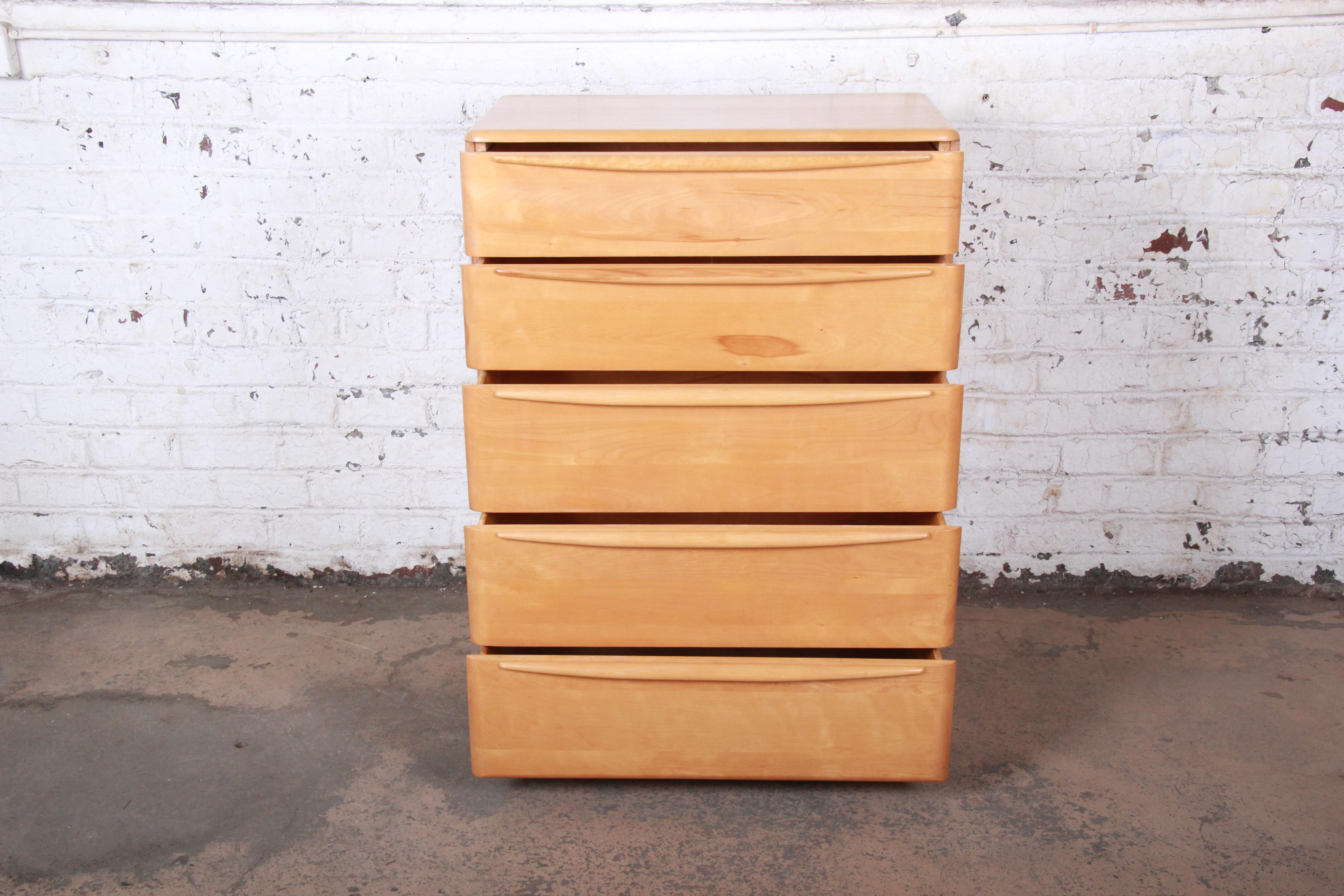 Heywood Wakefield Mid-Century Modern Solid Maple Highboy Dressers, 1950s In Good Condition In South Bend, IN