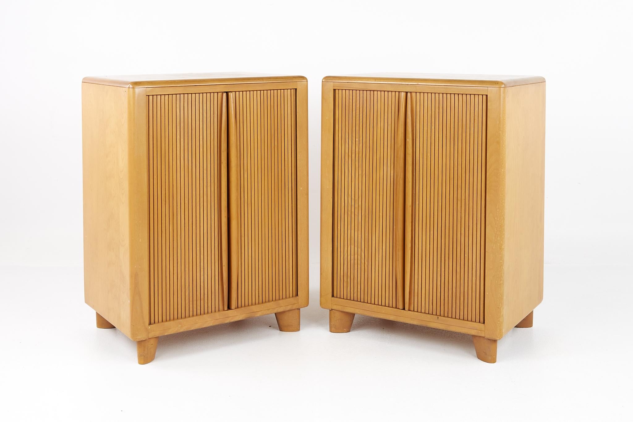 Heywood Wakefield mid century Tambour door bookcase cabinet - pair

Each cabinet measures: 24 wide x 17 deep x 32.5 inches high

All pieces of furniture can be had in what we call restored vintage condition. That means the piece is restored upon