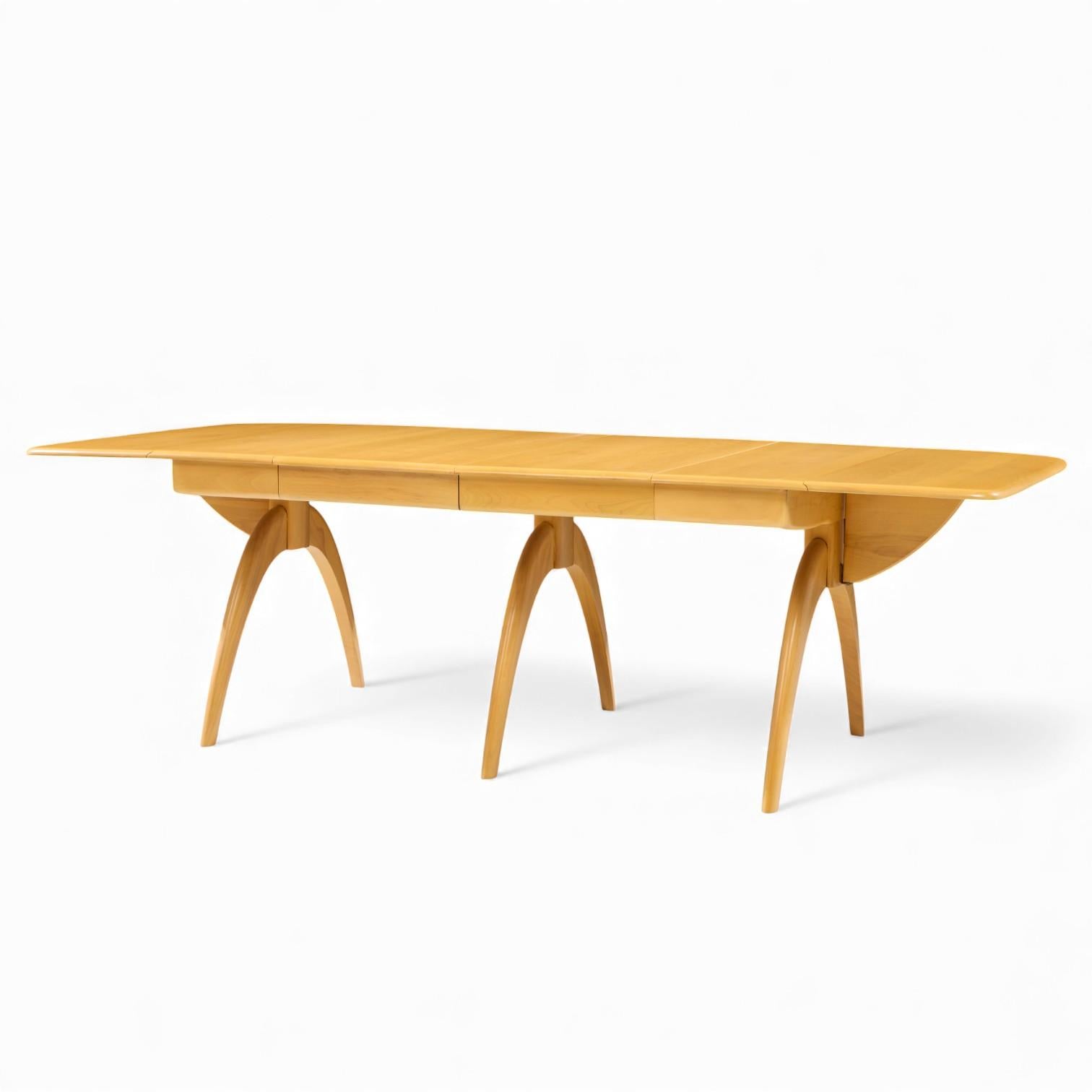 Mid-Century Modern Heywood Wakefield table de salle à manger mi-siècle à chevrons avec 2 rallonges en vente