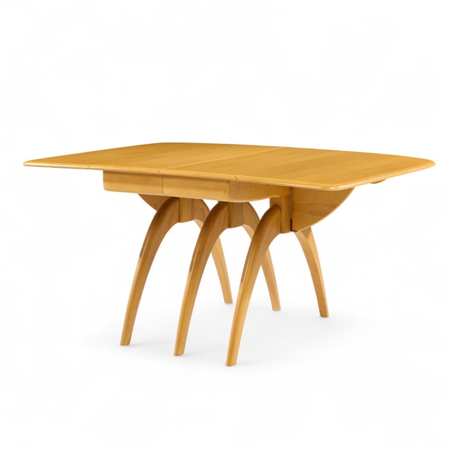 Bois Heywood Wakefield table de salle à manger mi-siècle à chevrons avec 2 rallonges en vente