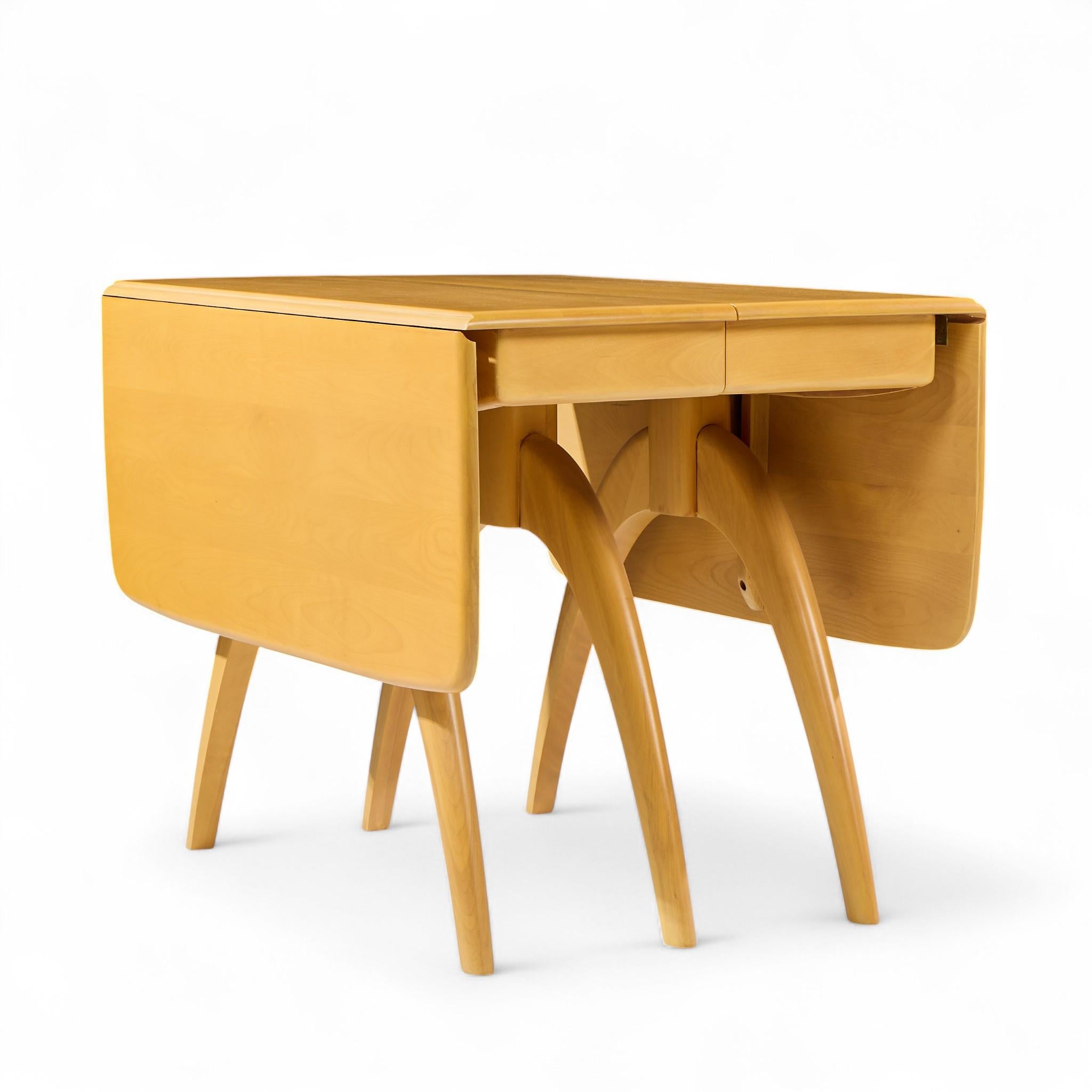 Heywood Wakefield table de salle à manger mi-siècle à chevrons avec 2 rallonges en vente 1