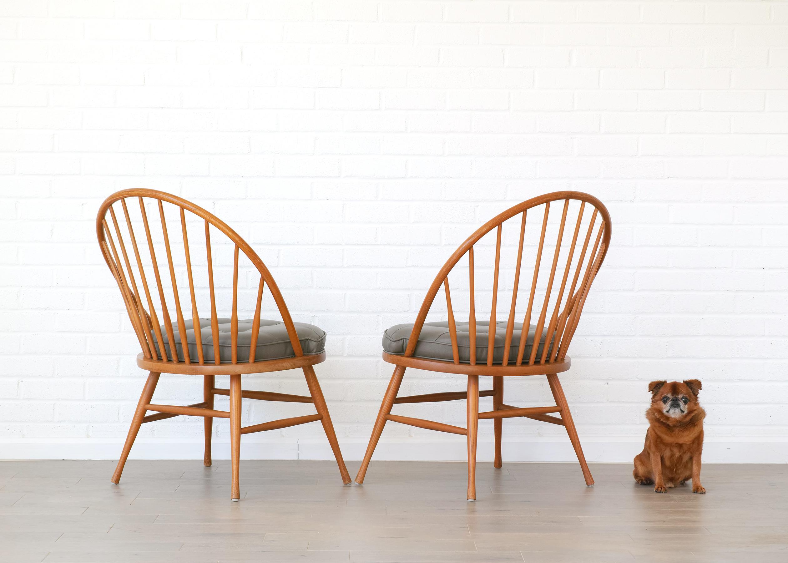 American Heywood Wakefield Modern Bow Back Windsor Chairs For Sale