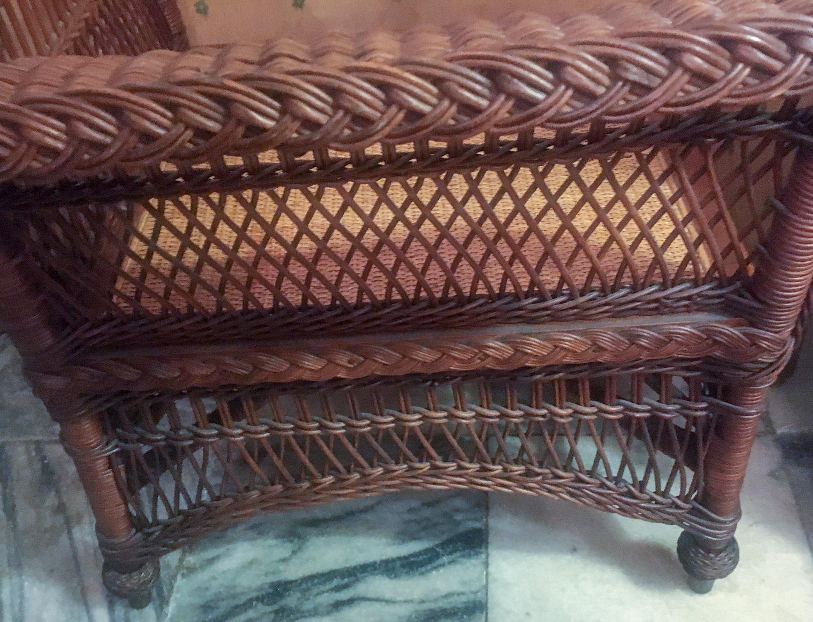 Late Victorian Heywood Wakefield Natural Wicker Divan or Photographer's Chair circa 1900 For Sale