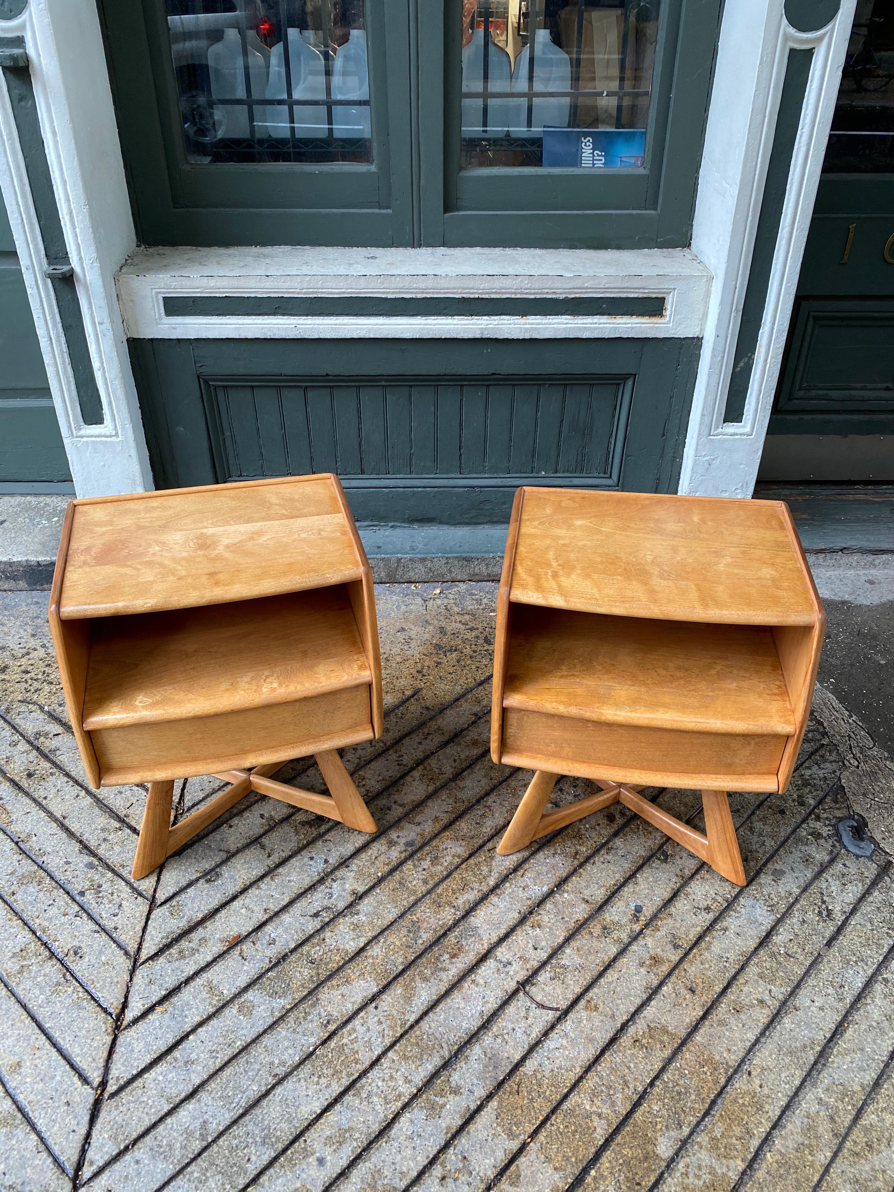 Heywood Wakefield pair of Sculptura nightstands, newly refinished and ready to go! The Sculptura Line came out in the mid-1950s and was one of their most popular! The nightstands with their X-base design is truly an original design that sets this