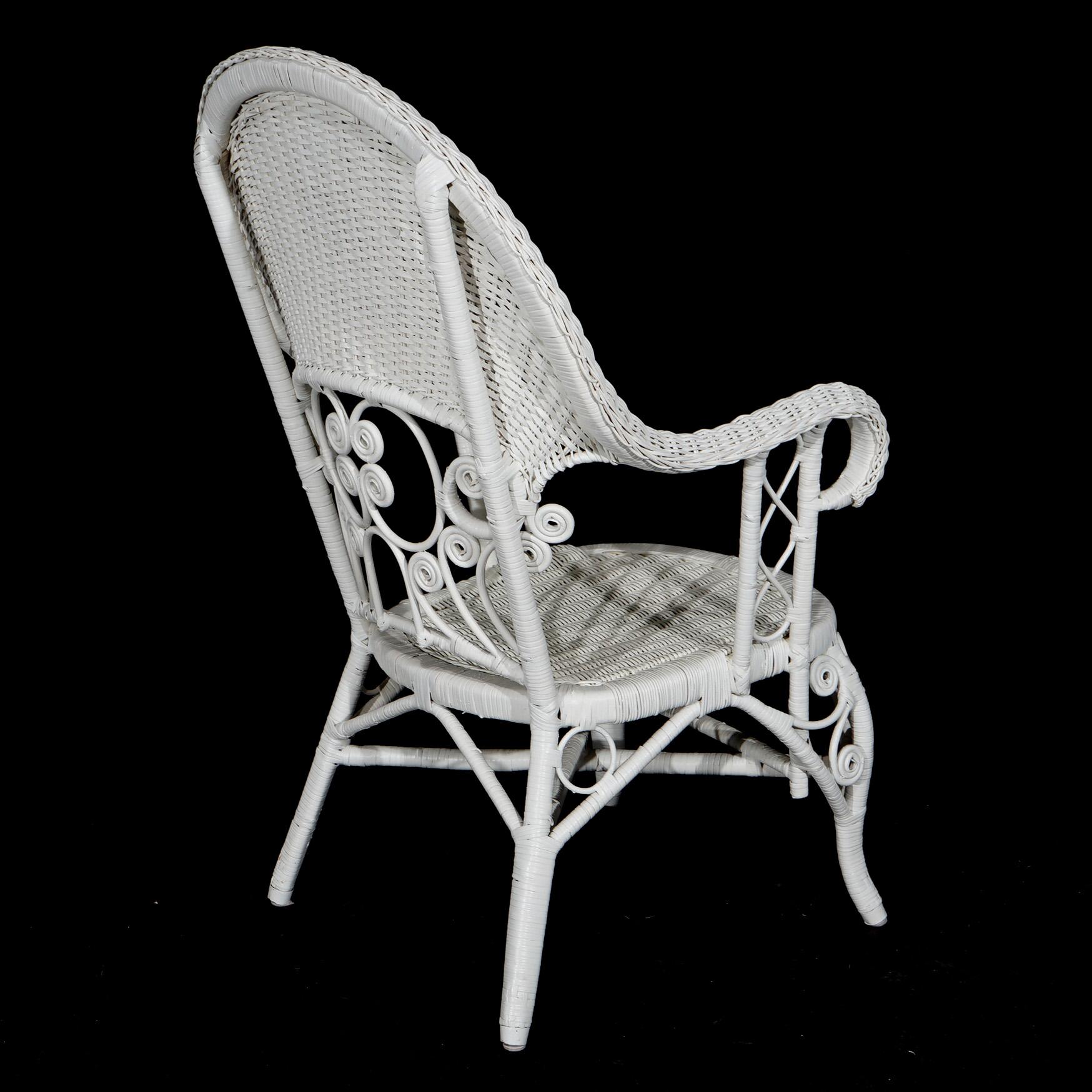 Heywood Wakefield School Scrolled White Wicker Five-Piece Dining Set 20thC For Sale 8
