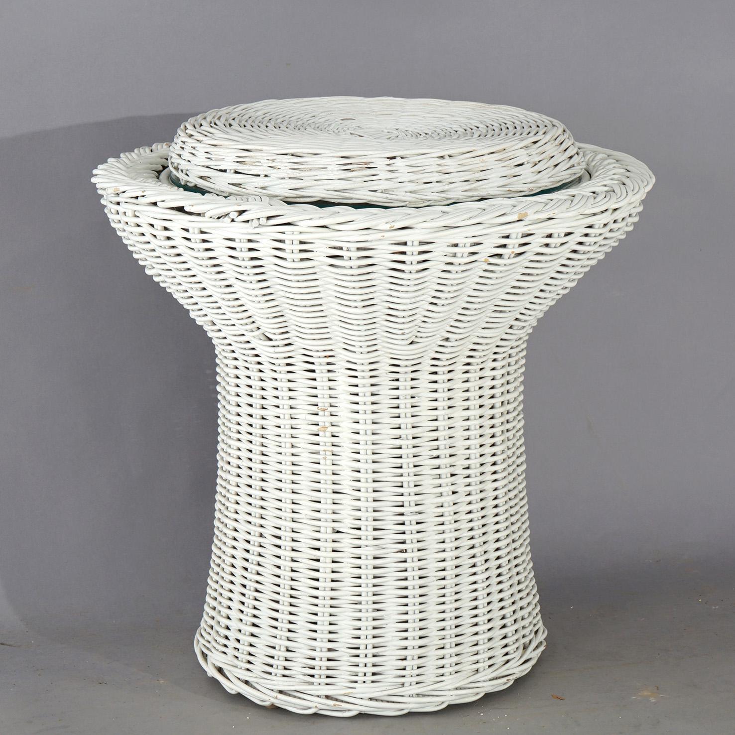 20th Century Heywood Wakefield School White Painted Circular Wicker Table 20thC For Sale