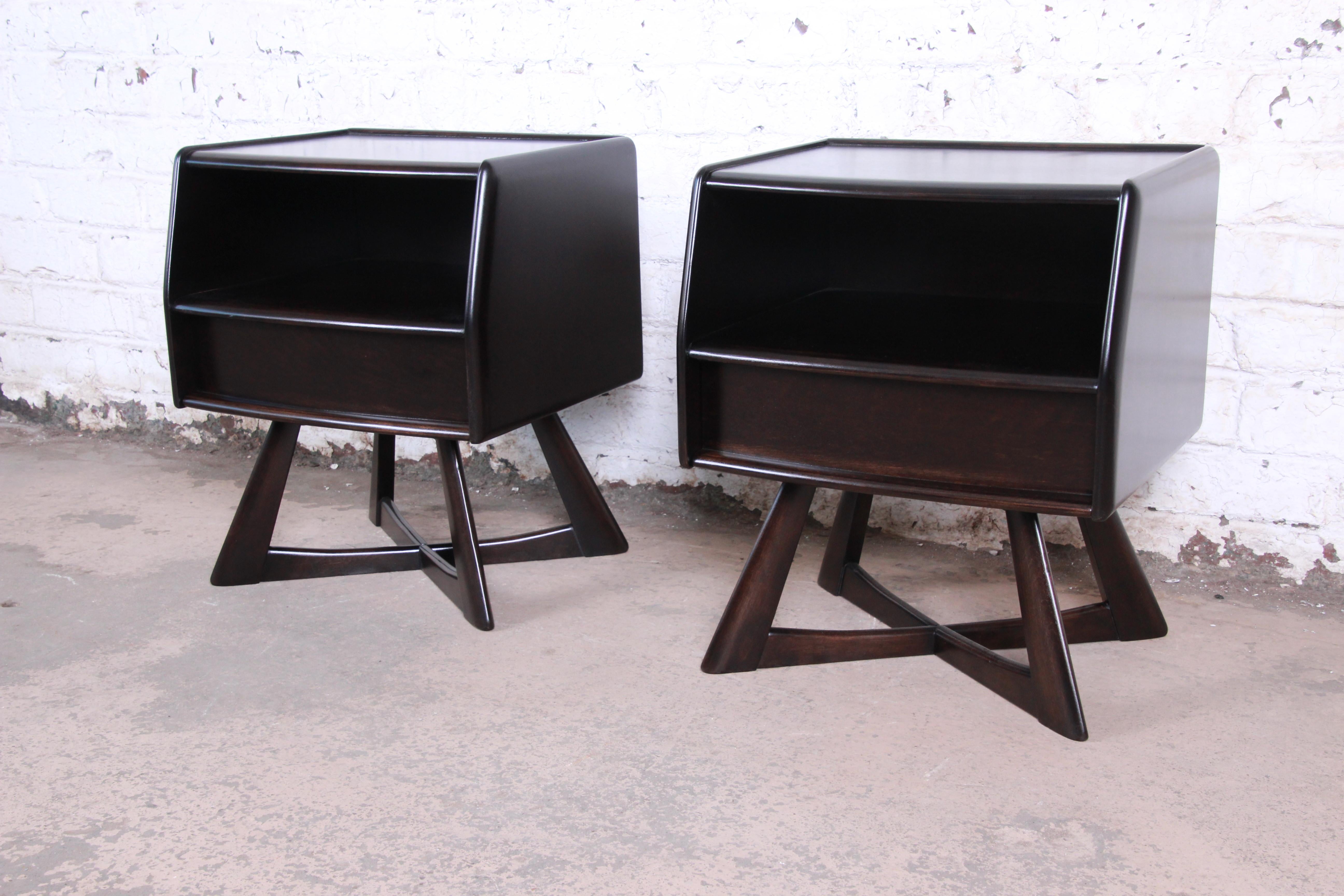 Heywood Wakefield Sculptura Ebonized Mid-Century Modern Nightstands, Pair In Good Condition In South Bend, IN