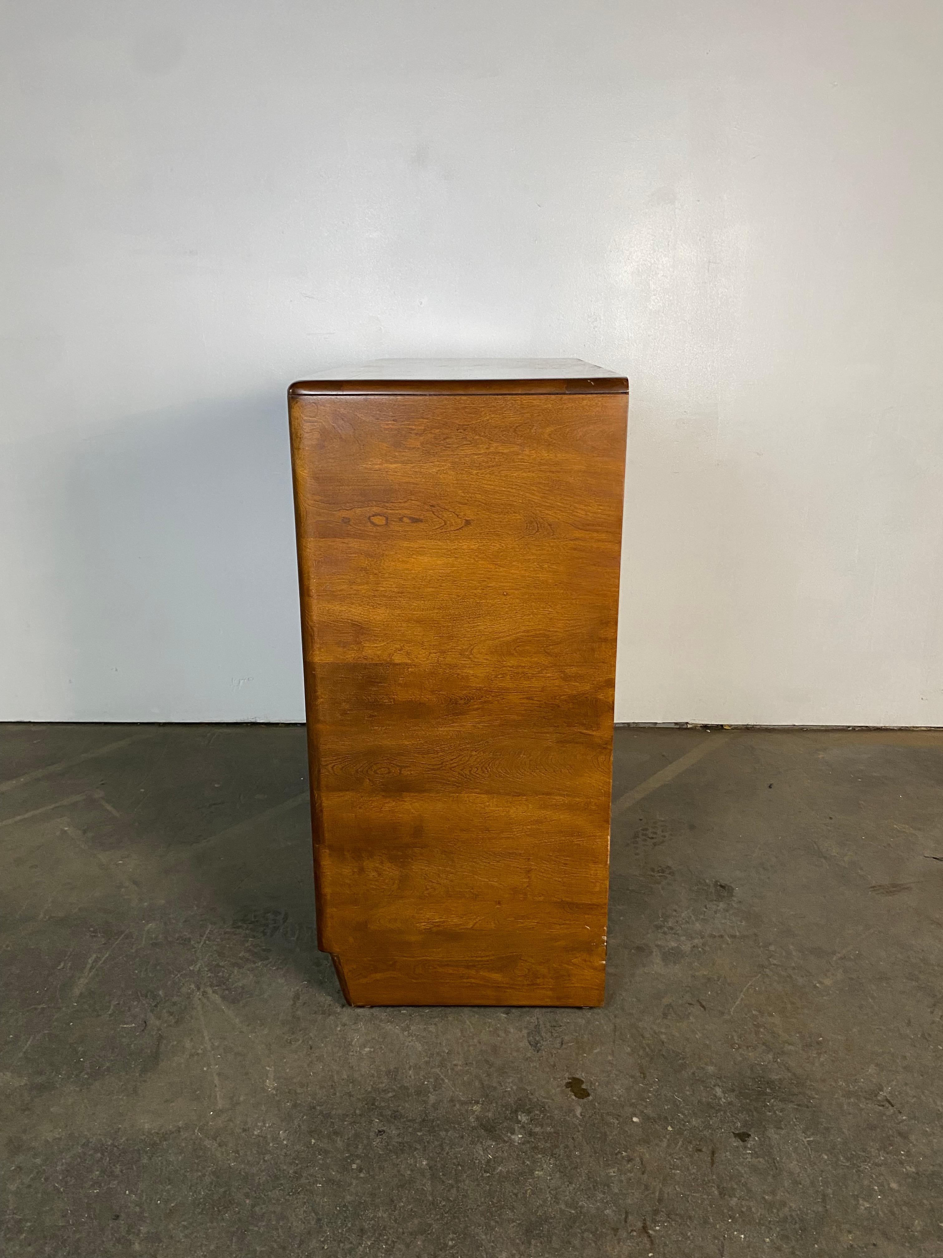 Heywood Wakefield Scultptura Four Drawer Dresser In Good Condition In Brooklyn, NY