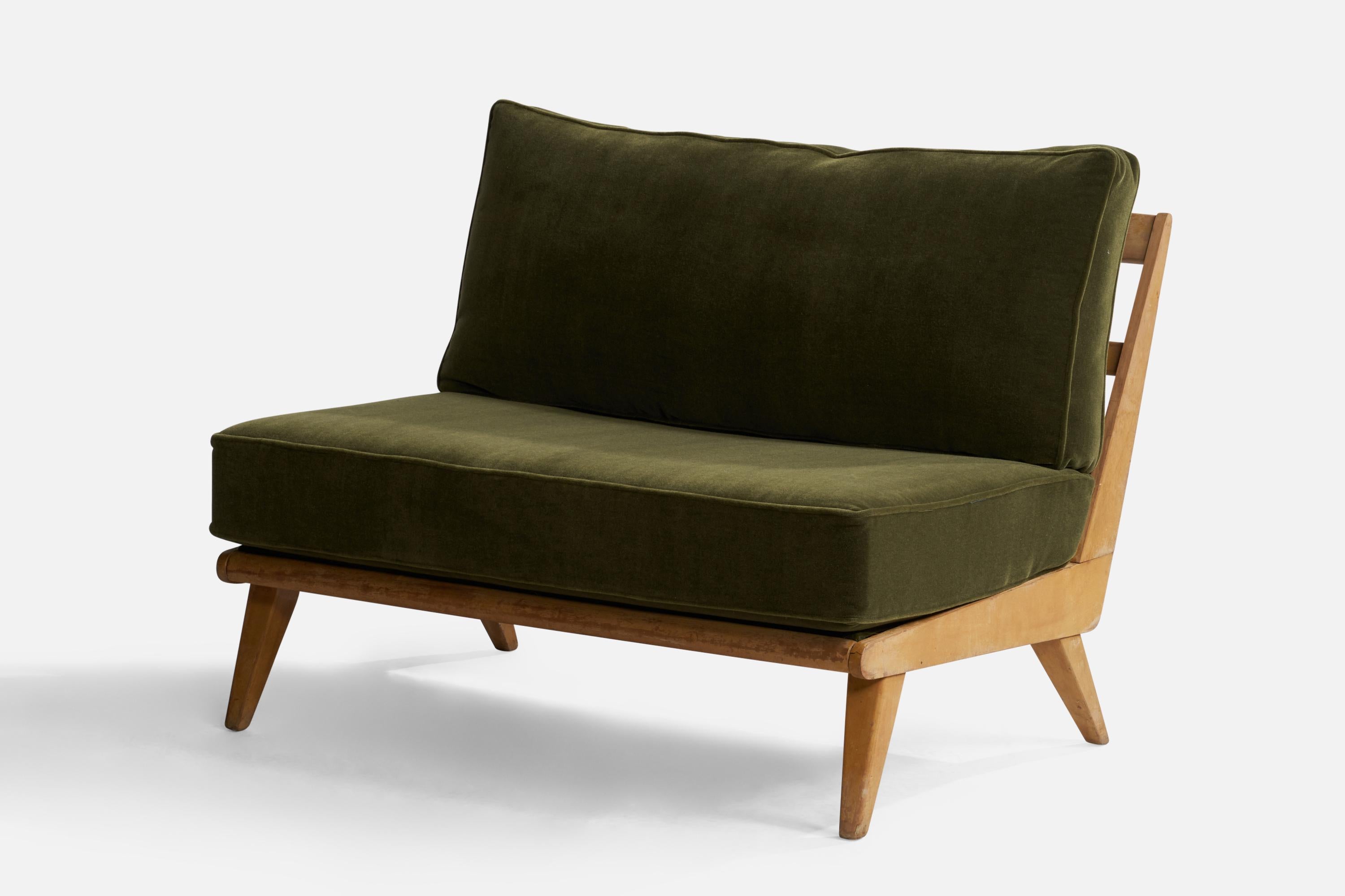 American Heywood Wakefield, Settee, Maple, Mohair, USA, 1950s For Sale