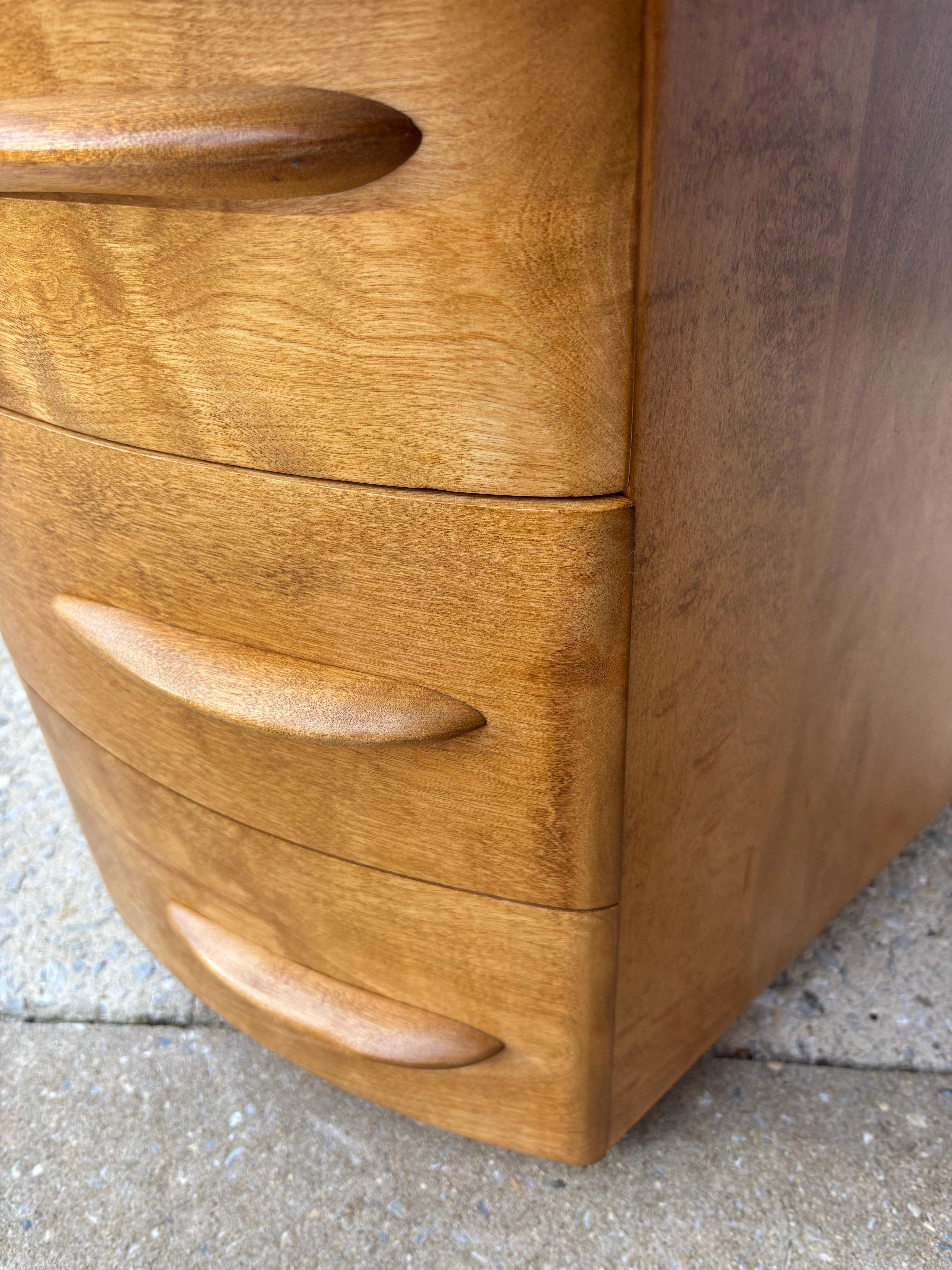 Heywood Wakefield Solid Maple Desk In Good Condition For Sale In Philadelphia, PA