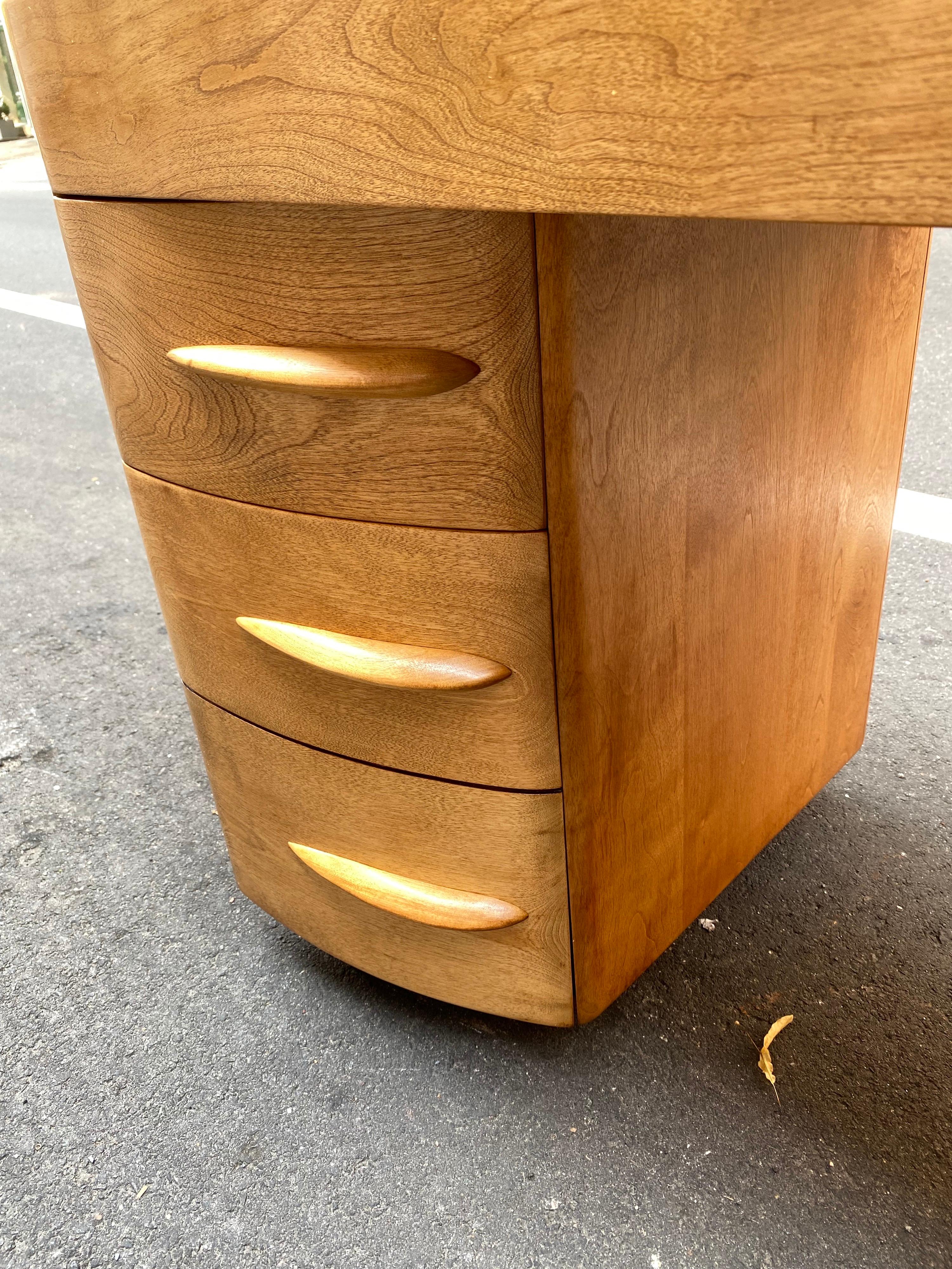 Heywood Wakefield Solid Maple Desk In Good Condition In Philadelphia, PA