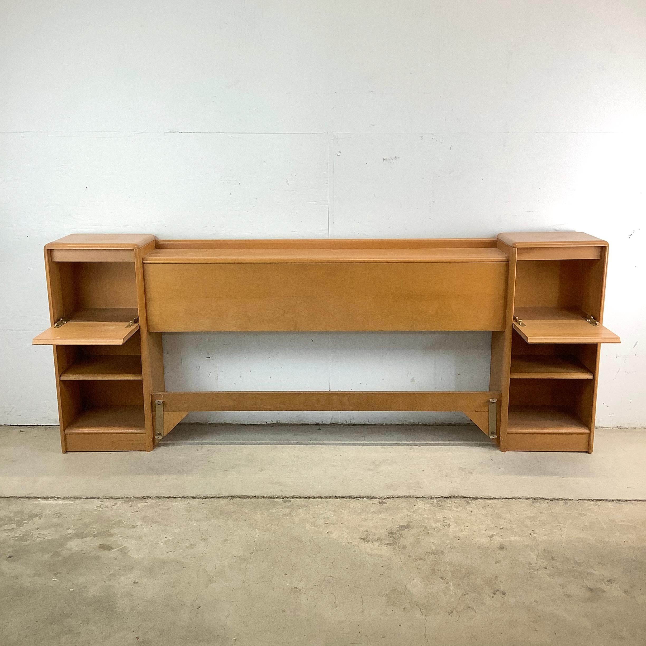 Heywood-Wakefield Tête de lit avec tables de nuit intégrées en vente 5