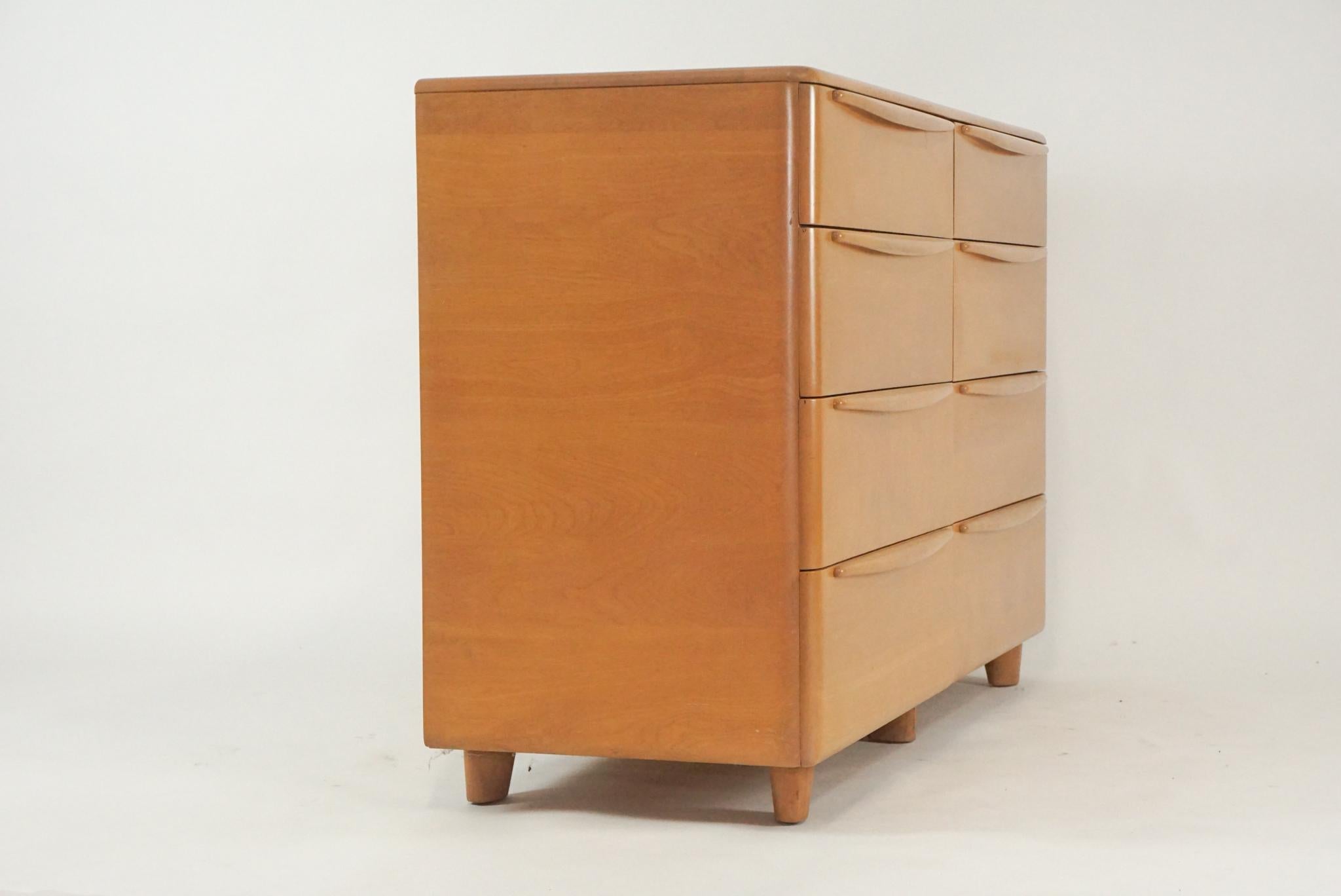 20th Century Heywood Wakefield Streamlined Moderne 8-Drawer Blonde Birch Dresser 1950s Encore
