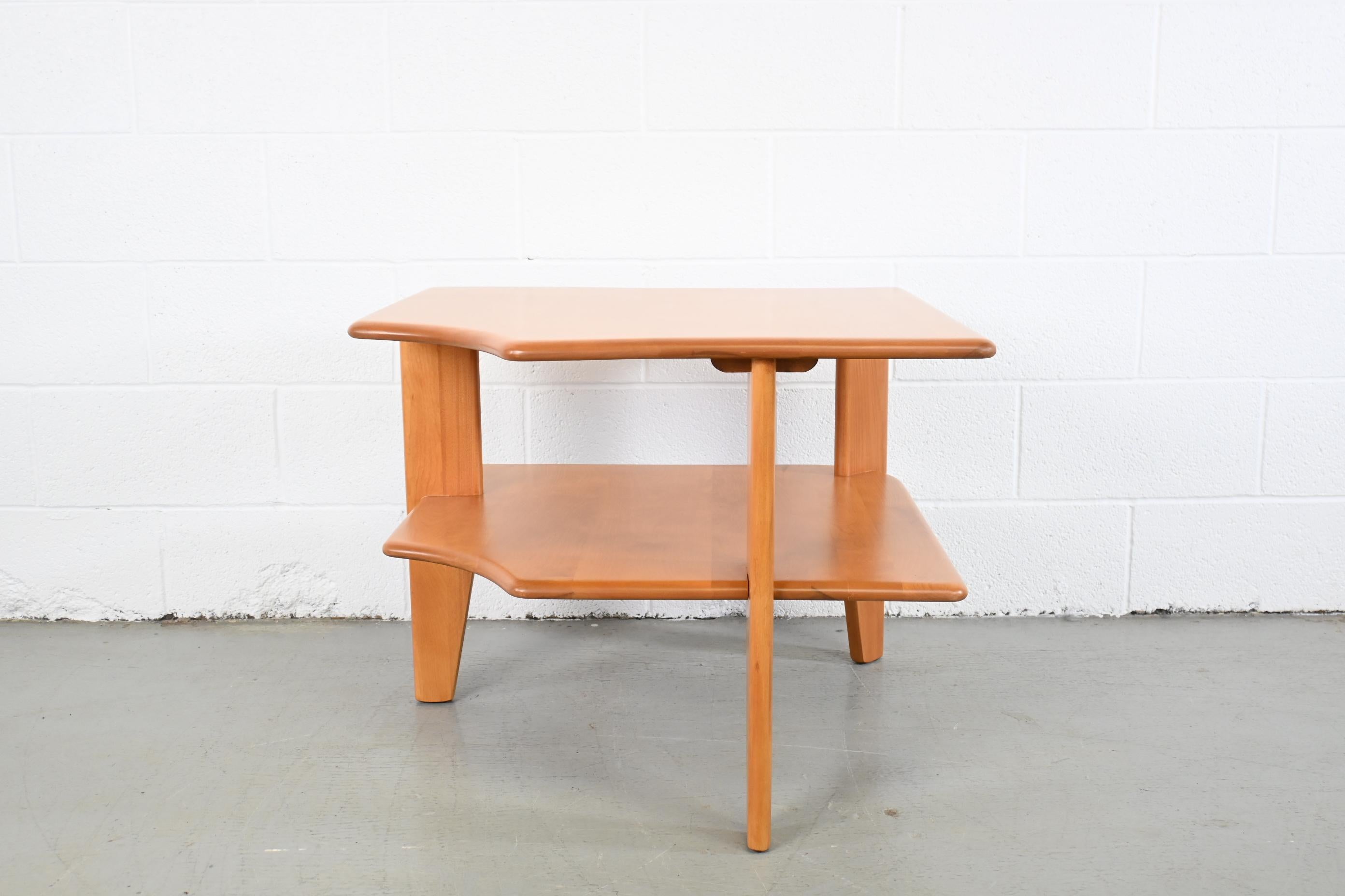 Mid-20th Century Heywood Wakefield Style Mid-Century Modern Birch Corner Table For Sale