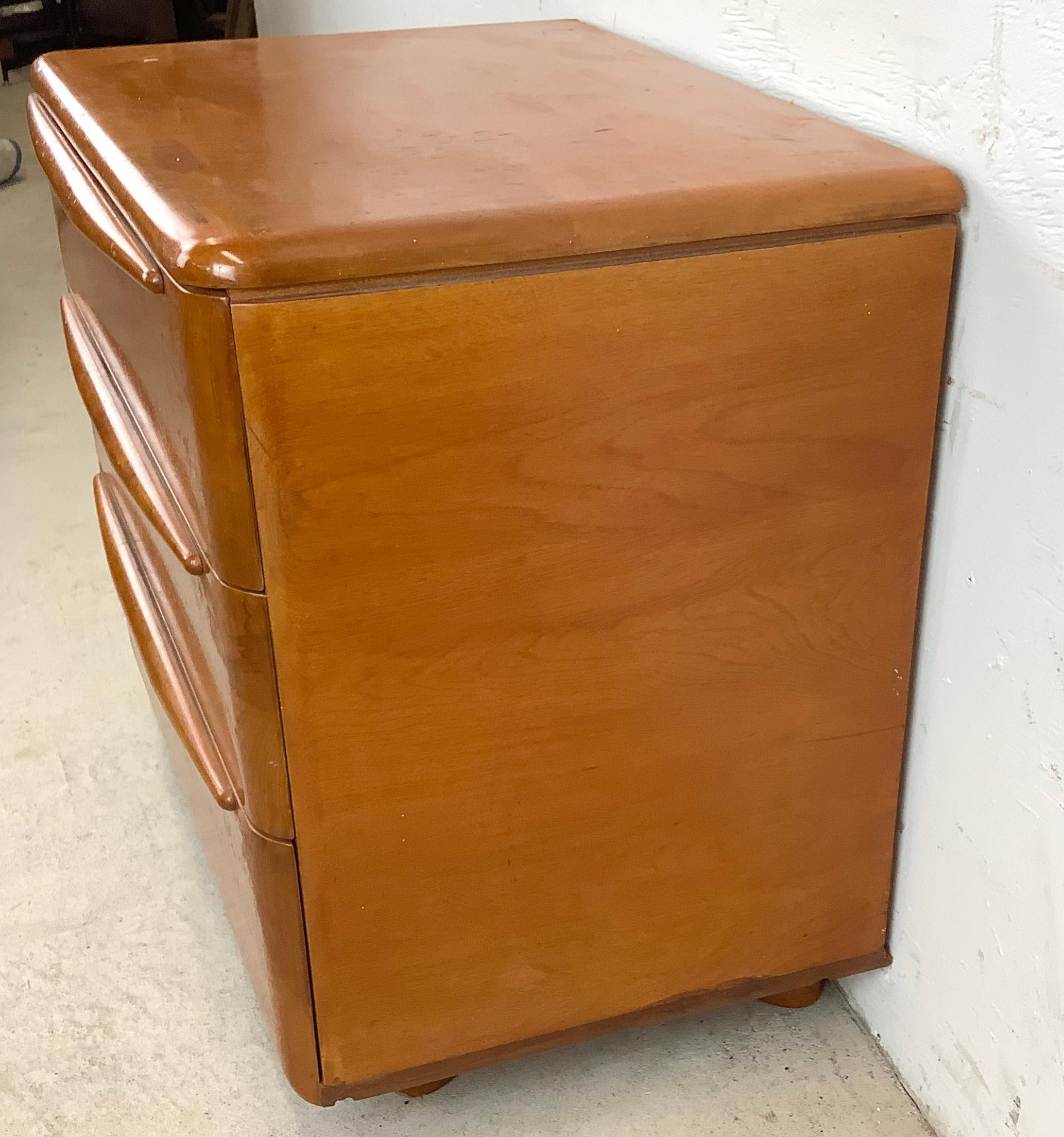 Heywood-Wakefield Three Drawer Dresser In Distressed Condition In Trenton, NJ