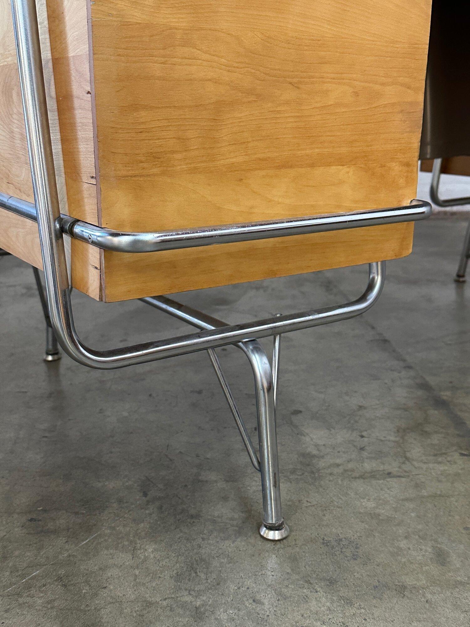 Heywood Wakefield Trimline Desk by Kem Weber In Good Condition For Sale In Los Angeles, CA