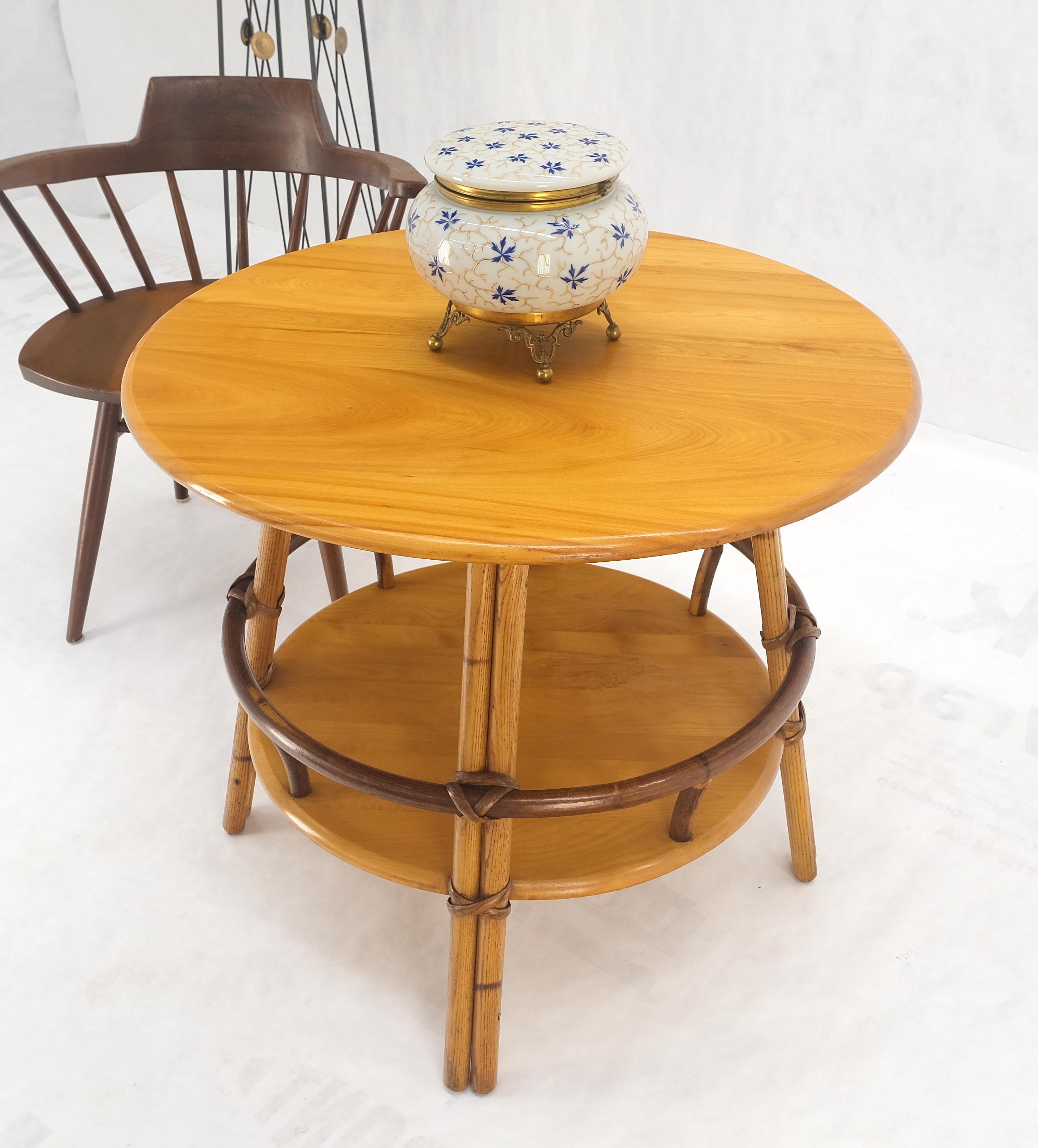 Heywood Wakefield Two Tier Rattan Solid Birch Top Side End Occasional Lamp Table In Excellent Condition In Rockaway, NJ