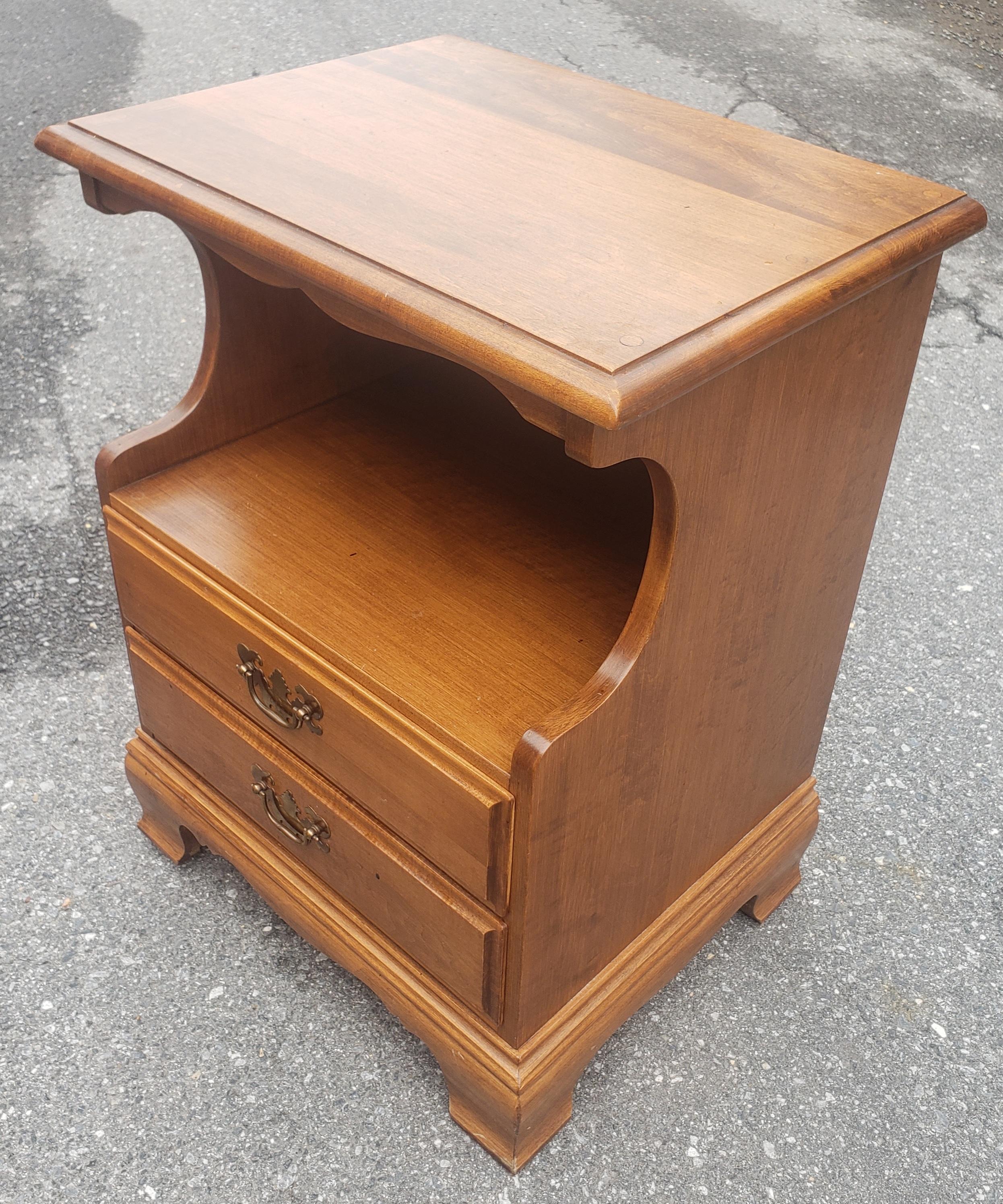 Mid-Century Modern Heywood Wakefield Two-Tier Two-Drawer Cinnamon Bedside Table For Sale