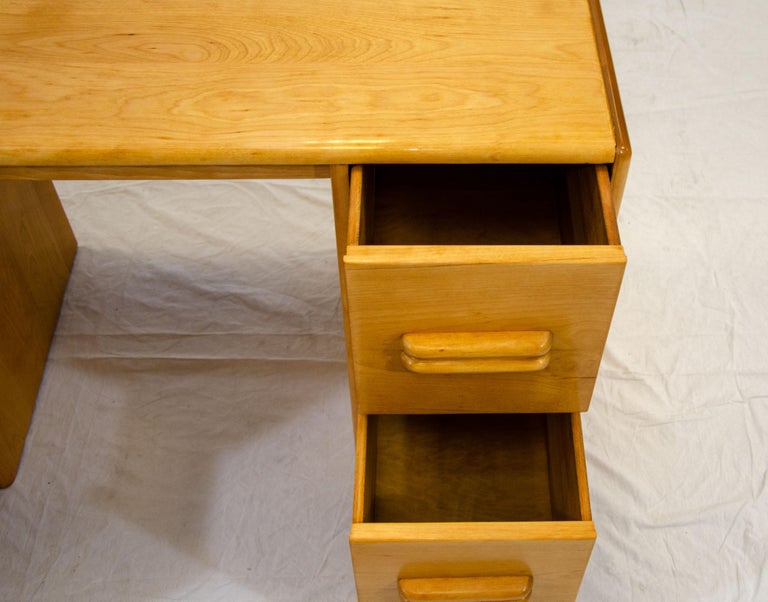 Heywood Wakefield Vanity And Bench Or Child S Desk C3574 C3577 At 1stdibs Heywood Wakefield Vanity And Bench Or, Heywood Wakefield Vanity Desk