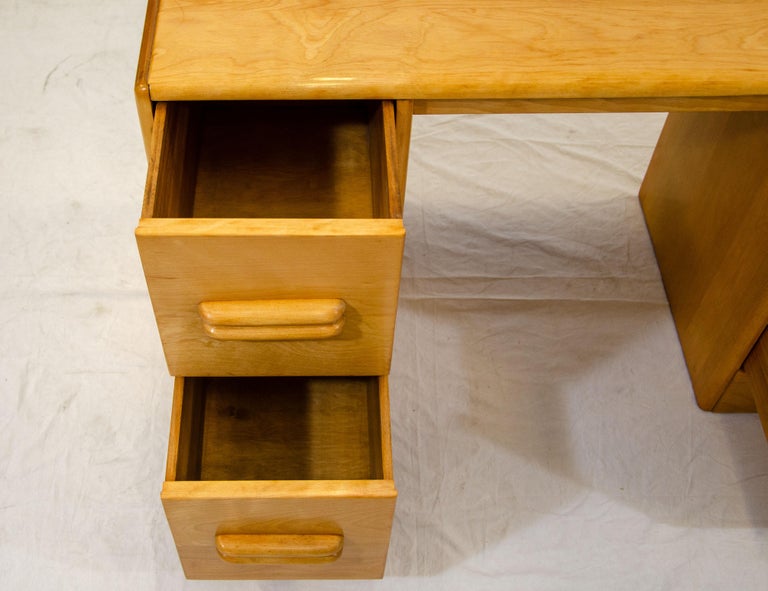 Heywood Wakefield Vanity And Bench Or Child S Desk C3574 C3577 At 1stdibs Heywood Wakefield Vanity And Bench Or, Heywood Wakefield Vanity Desk