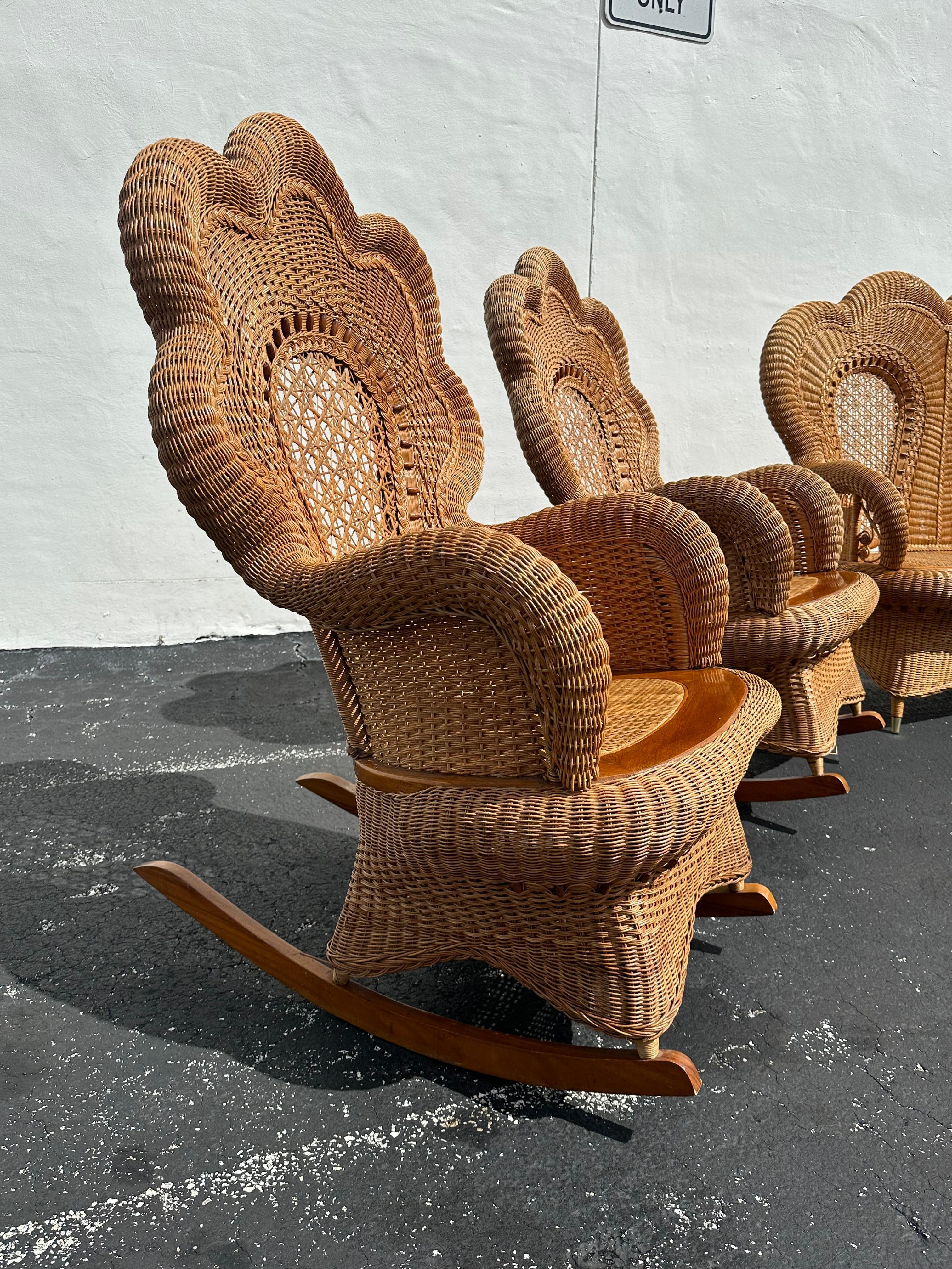 Heywood-Wakefield Victorian Shellback Osier Rocking Chairs Settee Tables en vente 6