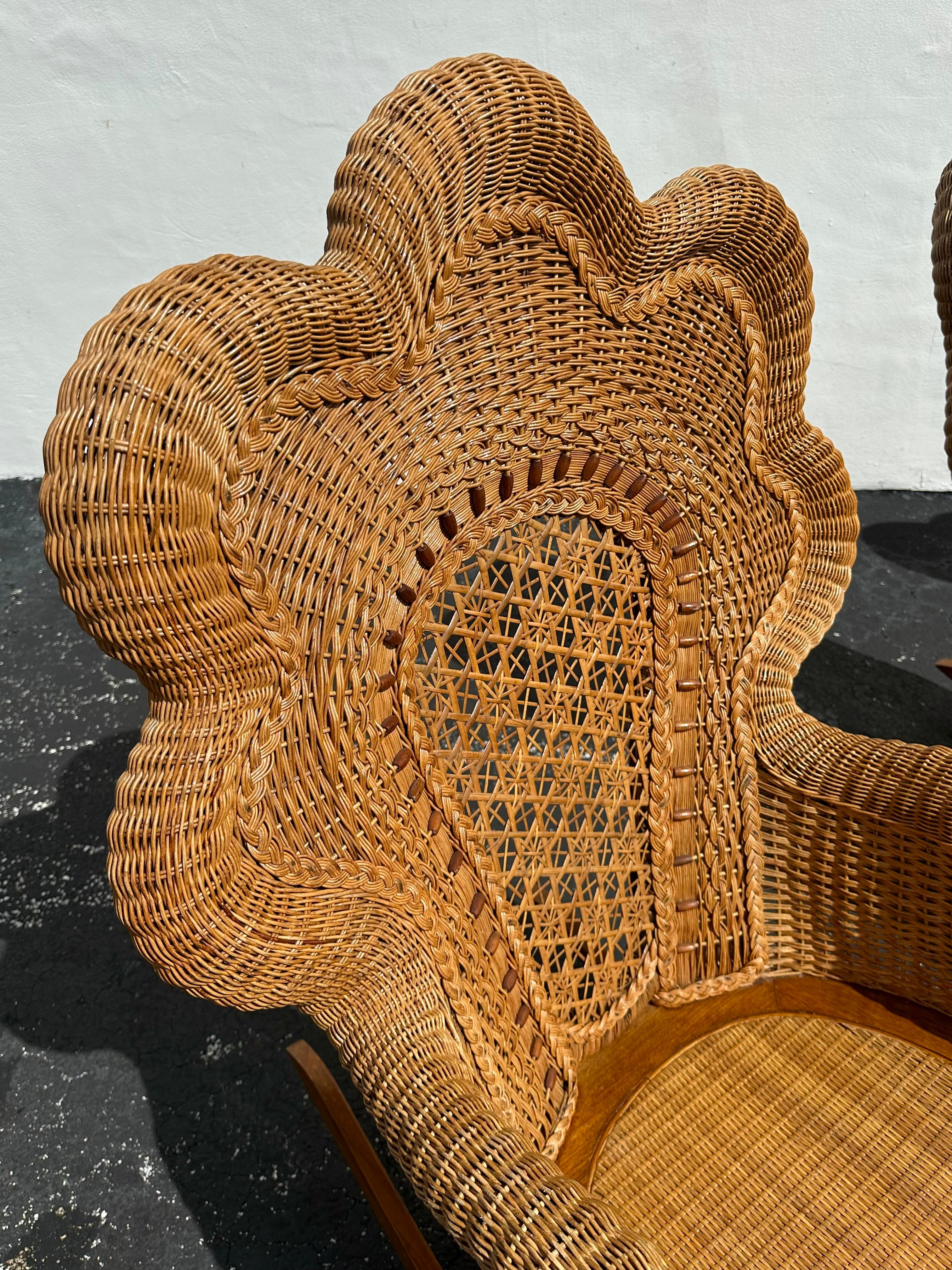Heywood-Wakefield Victorian Shellback Osier Rocking Chairs Settee Tables en vente 8