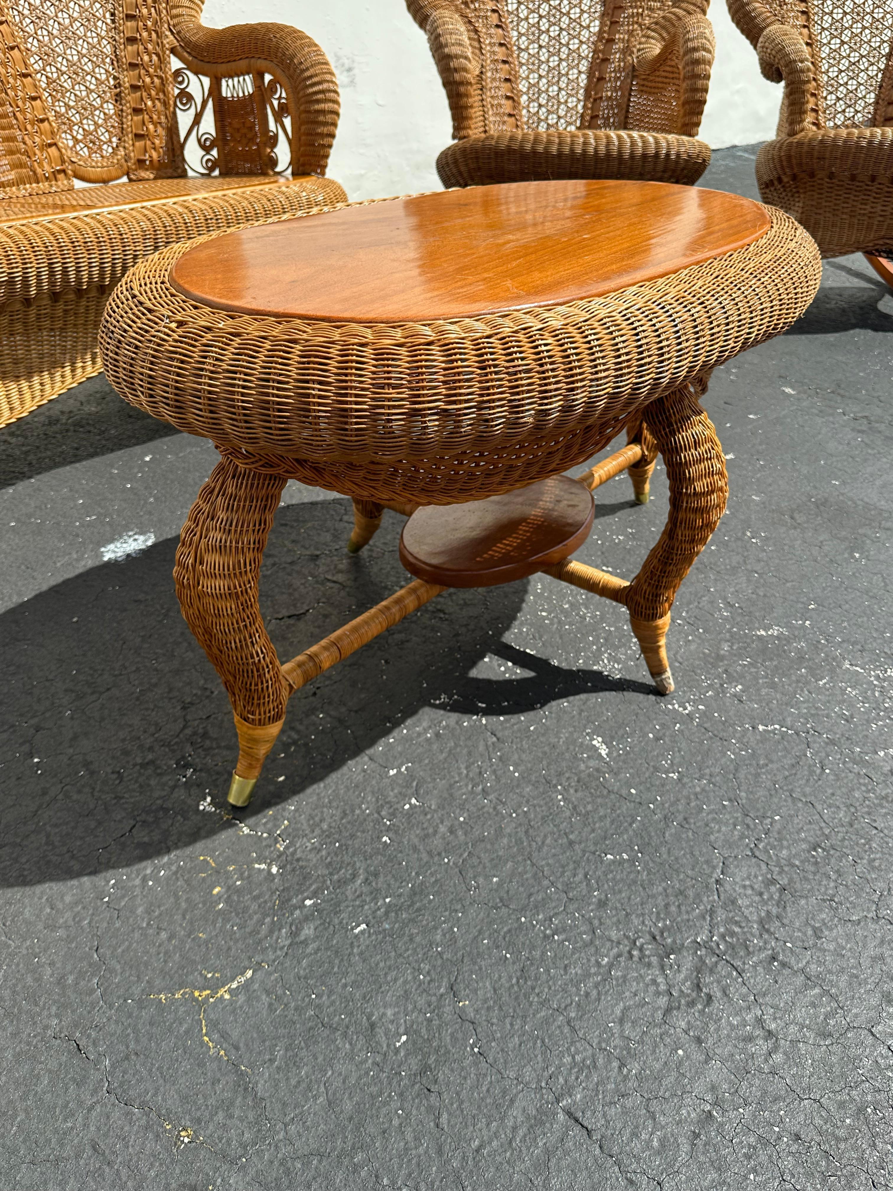 Heywood-Wakefield Victorian Shellback Osier Rocking Chairs Settee Tables en vente 13