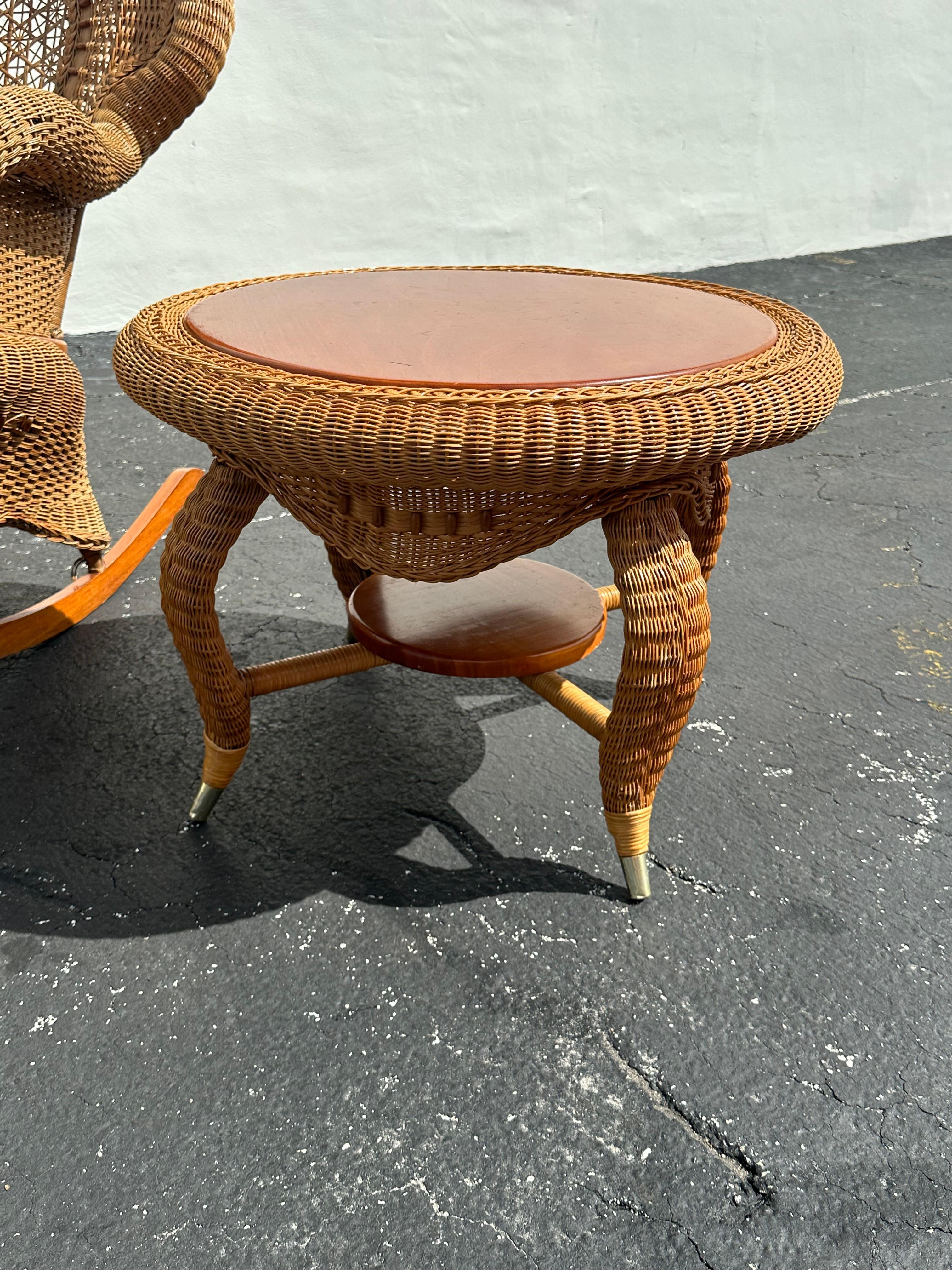 Heywood-Wakefield Victorian Shellback Osier Rocking Chairs Settee Tables en vente 14