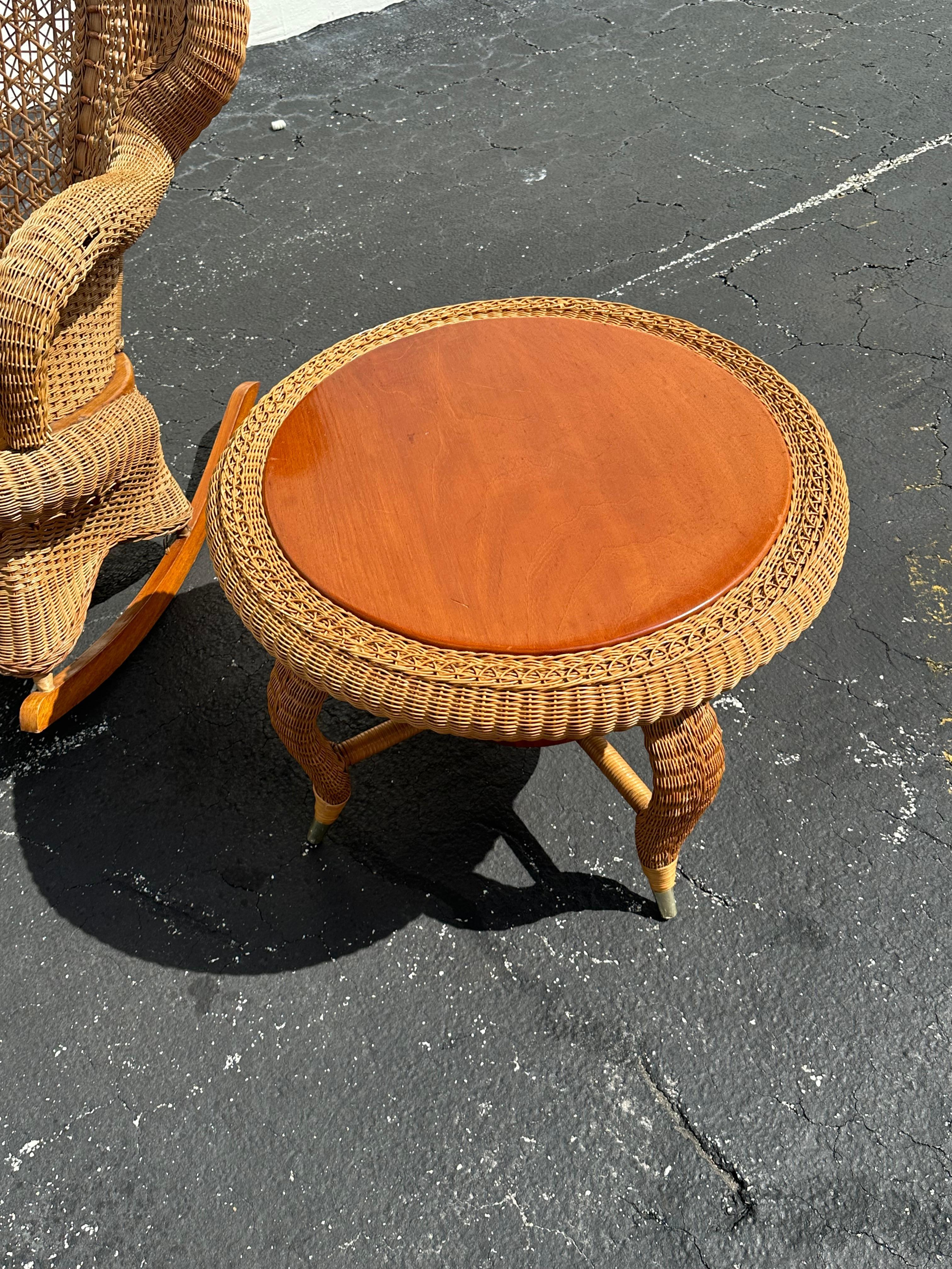 Heywood-Wakefield Victorian Shellback Osier Rocking Chairs Settee Tables en vente 15