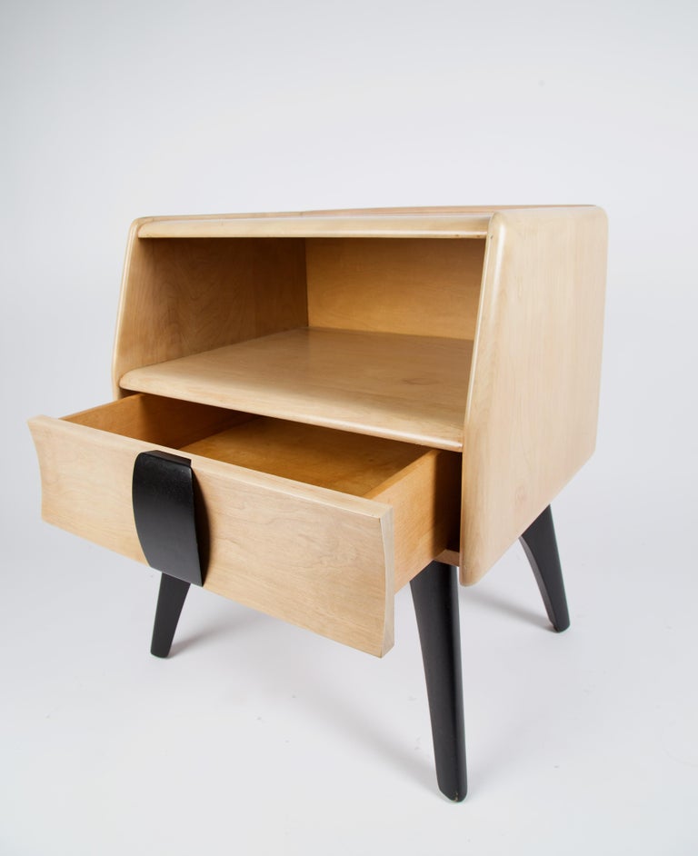 Heywood Wakefield Vintage MidCentury Modern Nightstands at 1stDibs