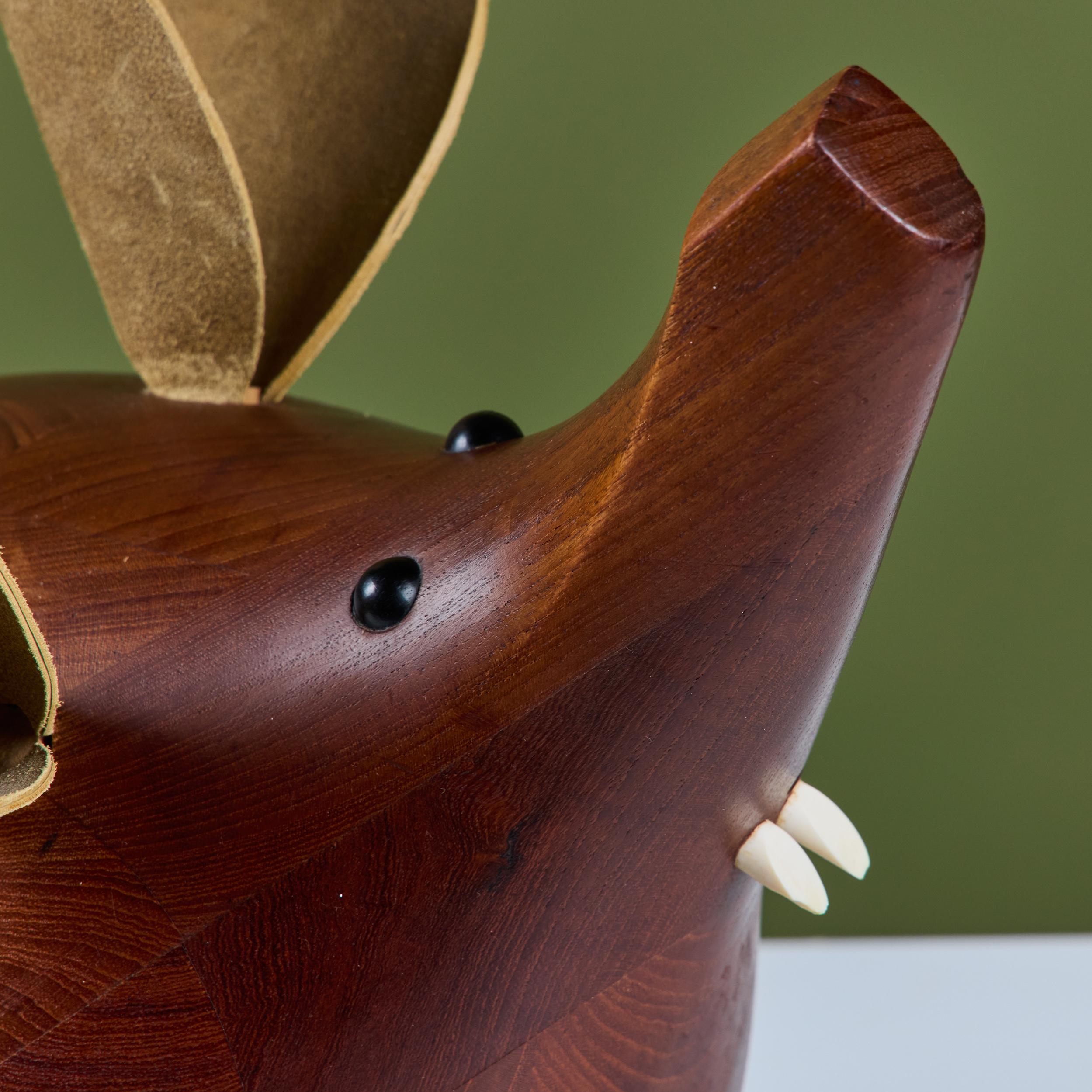 Mid-Century moderno H. H. Danimarca Scultura di topo grande in teak in vendita