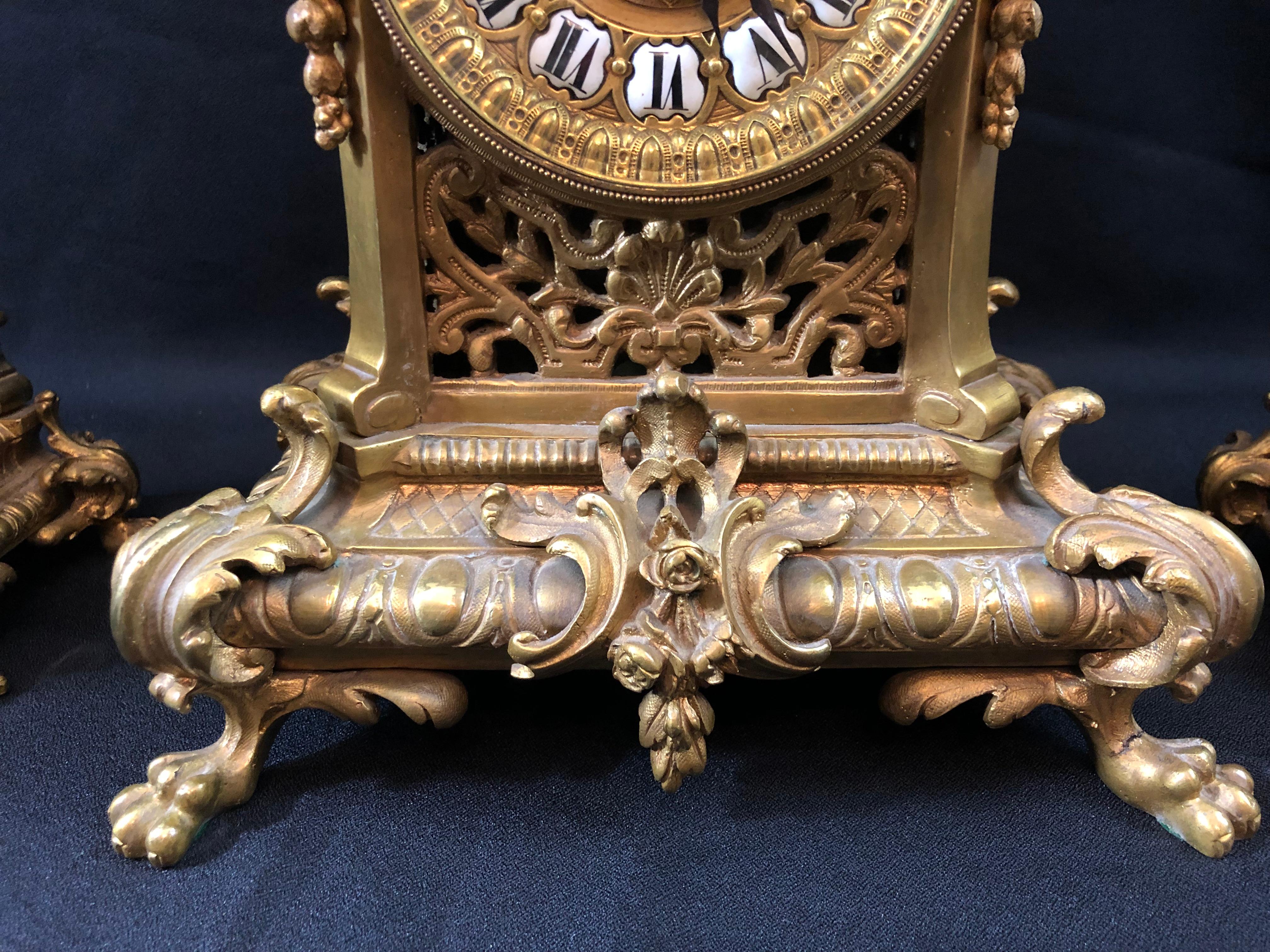 h&f paris clock