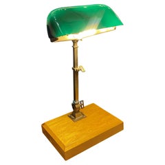 HG McFaddin & Co. Lámpara de escritorio verde esmeralda Bankers