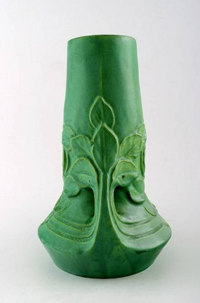 Höganäs Art Nouveau ceramic vase.
Measures: 22.5 cm. x 15 cm.
In perfect condition.
Stamped.