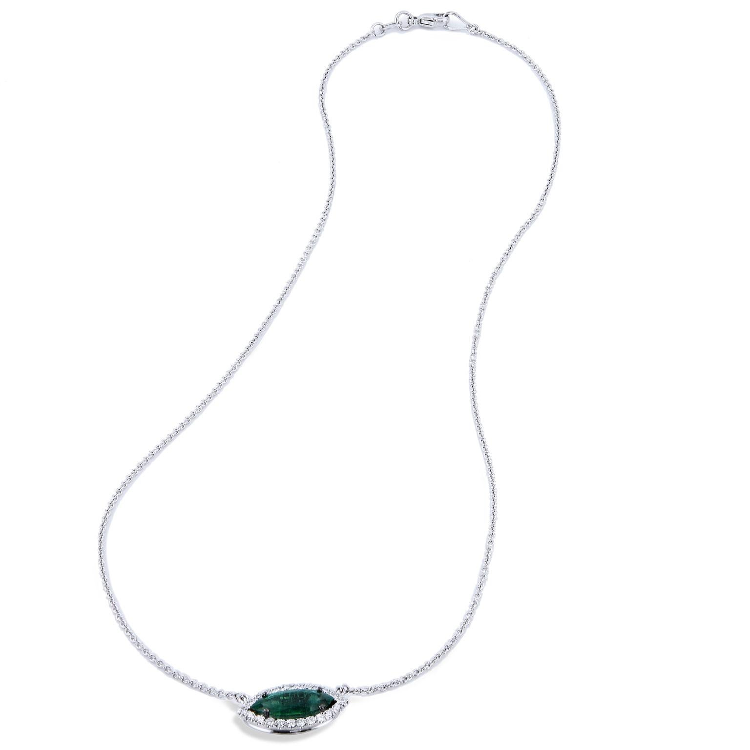 Taglio marquise H. H. Collana con ciondolo a forma di smeraldo e diamante, fatta a mano. in vendita