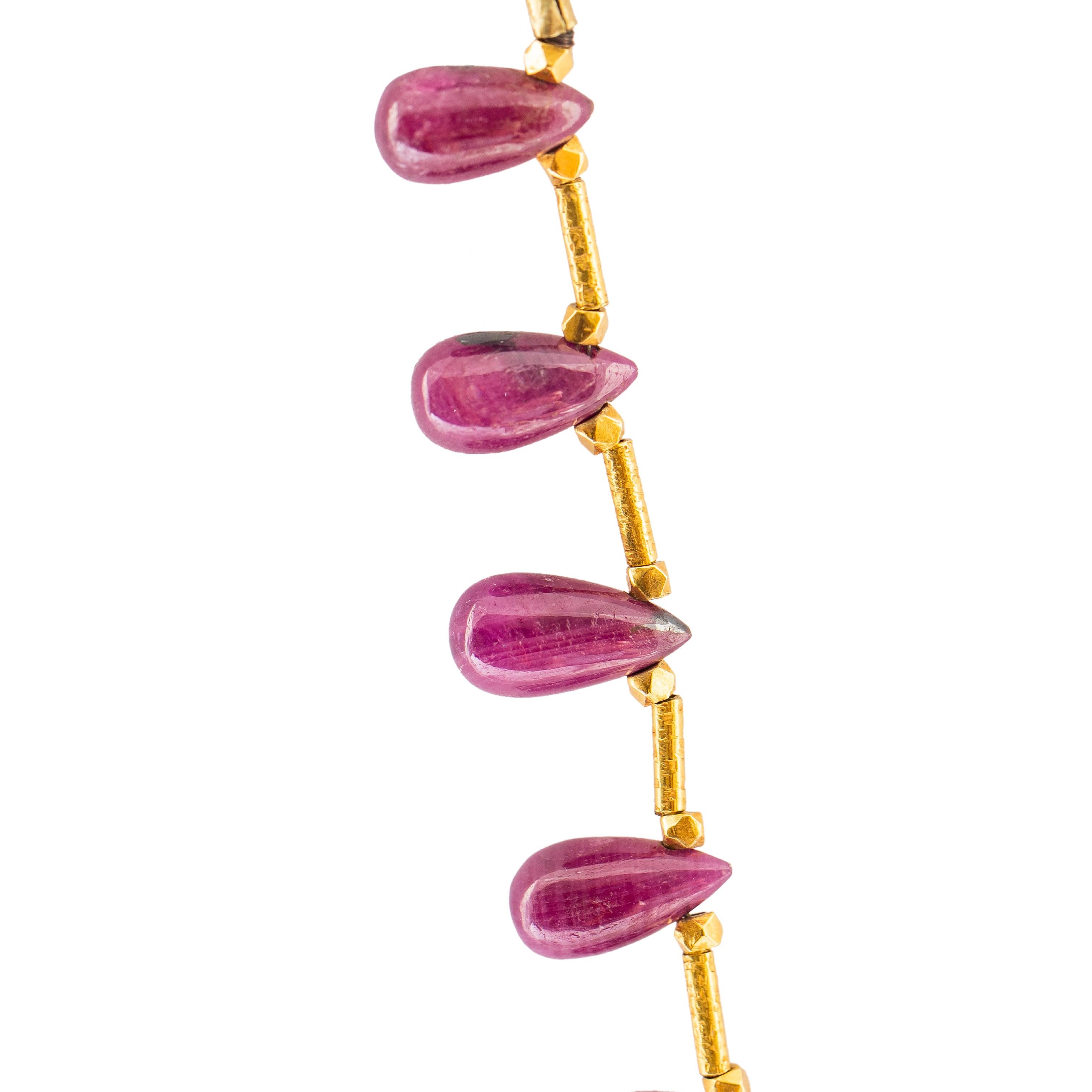 Rubin Tropfen Hochkarätige Gold Fransen Designer Halskette (Perle) im Angebot