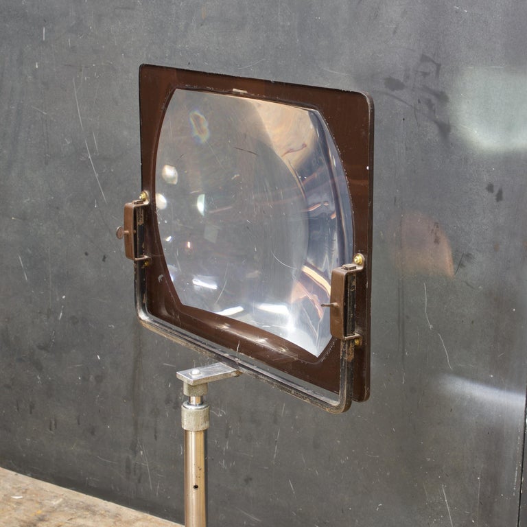 HiDef Television Magnifier Magnifying Glass Lens Stand Looking Retro