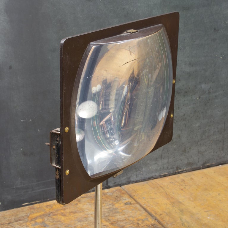 HiDef Television Magnifier Magnifying Glass Lens Stand Looking Retro